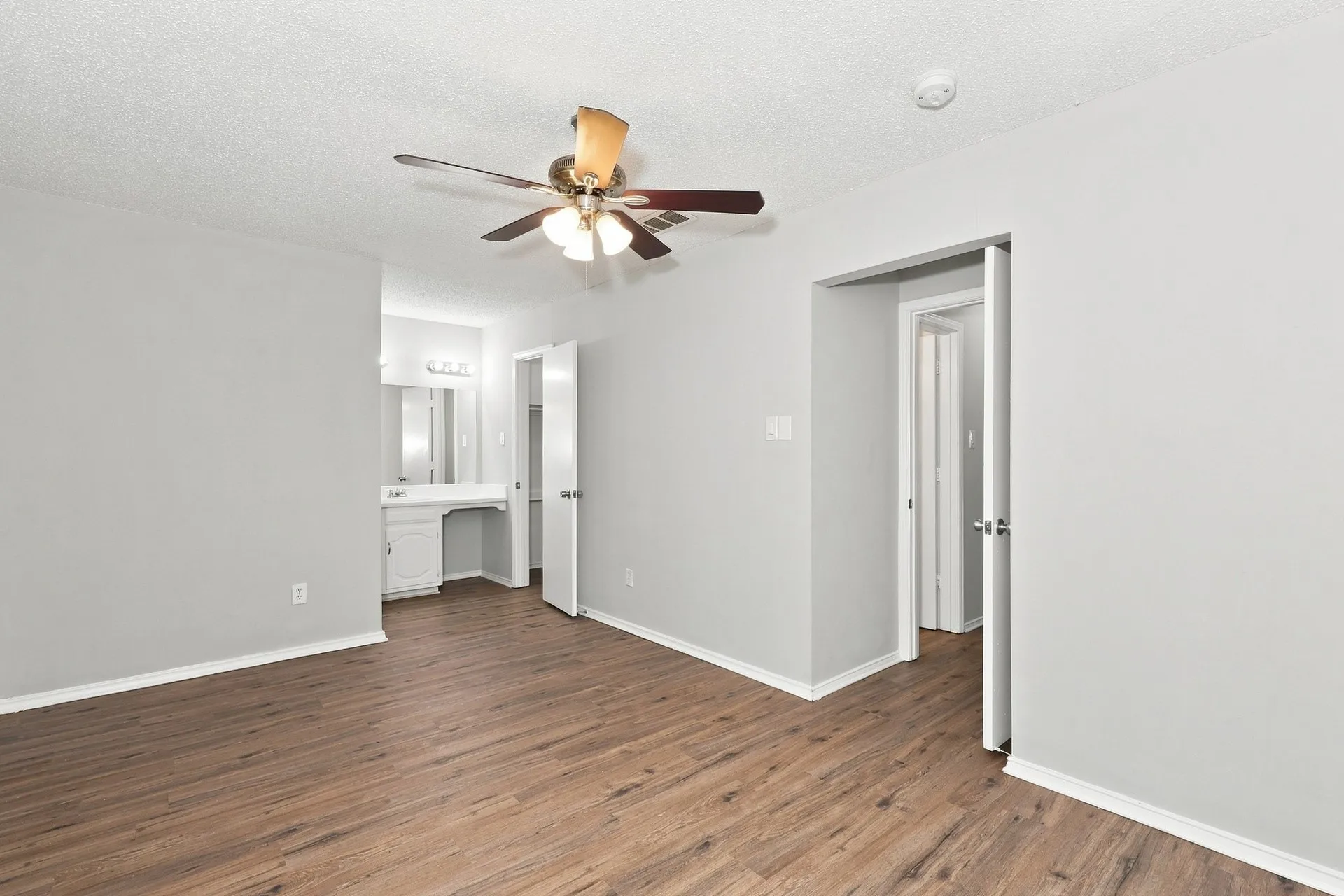 Single Family Residence For Rent in Dallas County , 1349 Rutherford Drive, Mesquite, Texas 75149, 3 Bedroom, 2 Bathroom, 2 Garage spaces, 1,352 Sqft, built in 1972, mls#21382752, Real Estate Agent in Mesquite, Homes For Rent in Dallas county, Homes For Rent in Mesquite, Realtor in Mesquite Texas, Real Estate Brokerage Independent Realty Texas, Luminita Cordes Realtor