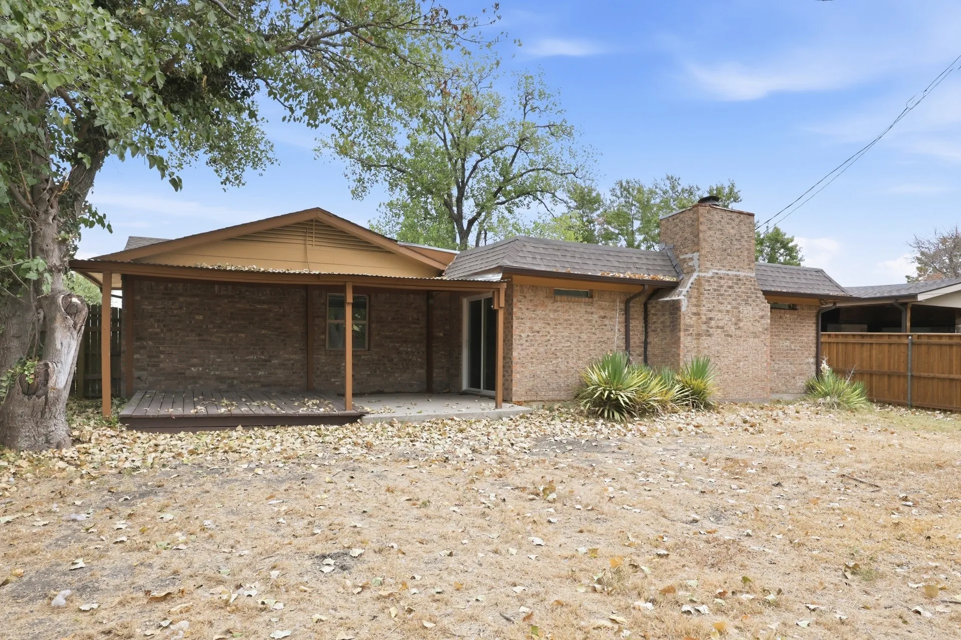 Single Family Residence For Rent in Dallas County , 1349 Rutherford Drive, Mesquite, Texas 75149, 3 Bedroom, 2 Bathroom, 2 Garage spaces, 1,352 Sqft, built in 1972, mls#21382752, Real Estate Agent in Mesquite, Homes For Rent in Dallas county, Homes For Rent in Mesquite, Realtor in Mesquite Texas, Real Estate Brokerage Independent Realty Texas, Luminita Cordes Realtor