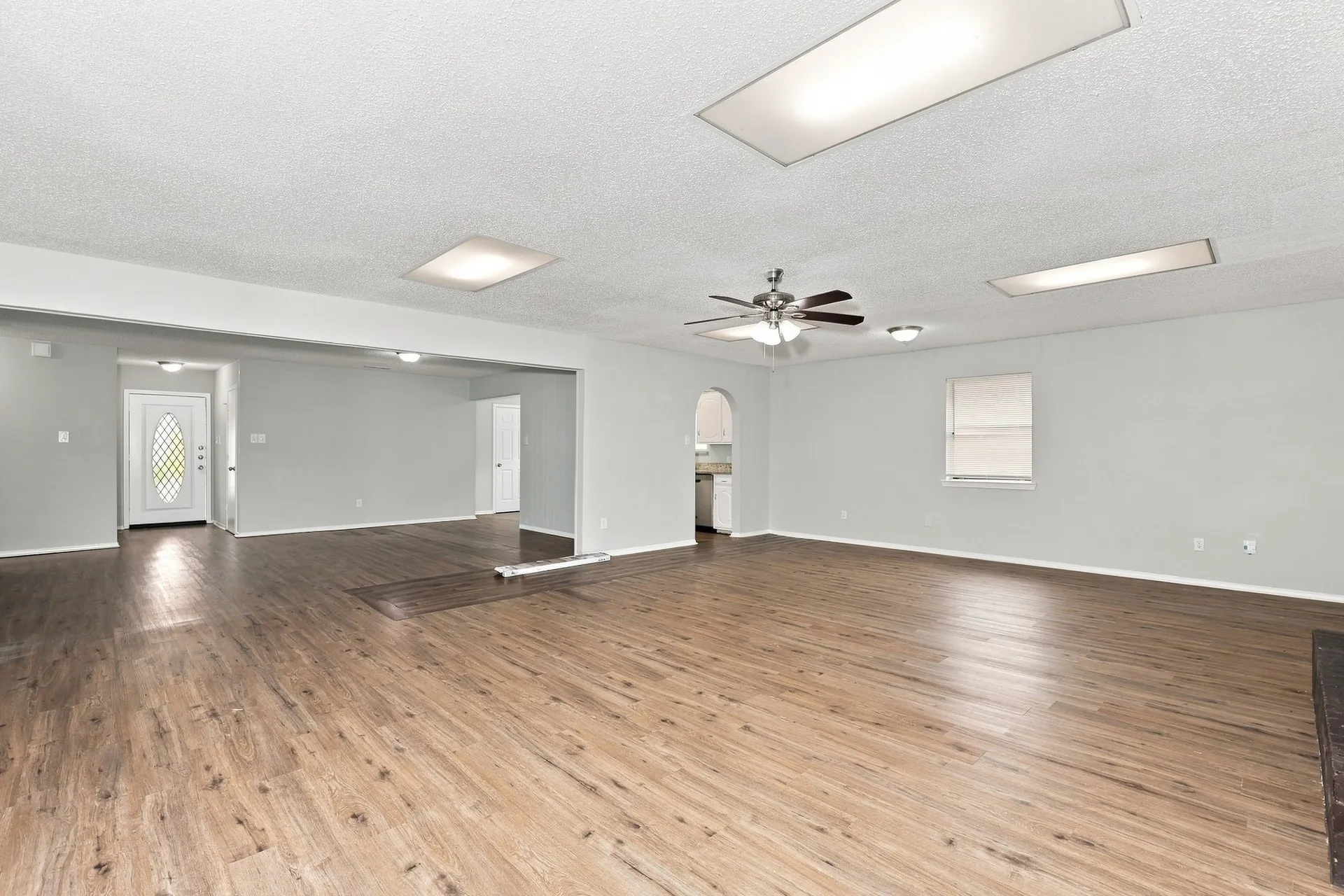 Single Family Residence For Rent in Dallas County , 1349 Rutherford Drive, Mesquite, Texas 75149, 3 Bedroom, 2 Bathroom, 2 Garage spaces, 1,352 Sqft, built in 1972, mls#21382752, Real Estate Agent in Mesquite, Homes For Rent in Dallas county, Homes For Rent in Mesquite, Realtor in Mesquite Texas, Real Estate Brokerage Independent Realty Texas, Luminita Cordes Realtor