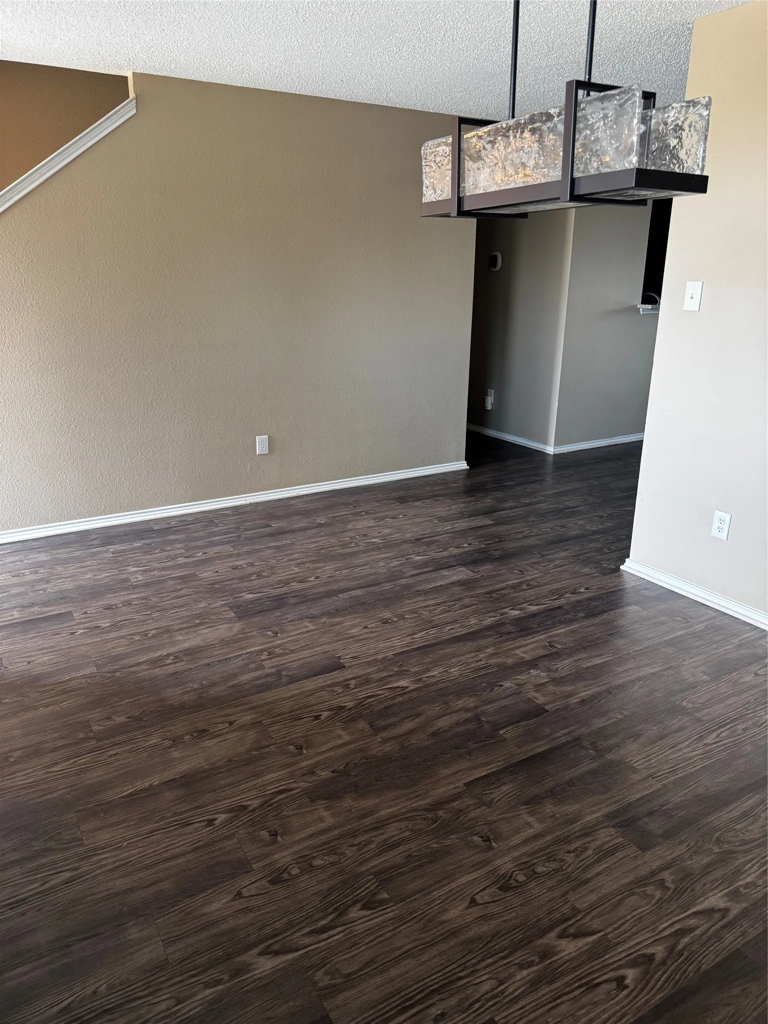 Single Family Residence For Sale in Rockwall County , 1735 Hickory Creek Lane, Rockwall, Texas 75032, 4 Bedroom, 3 Bathroom, 2 Garage spaces, 2,808 Sqft, built in 2003, mls#21389964, Real Estate Agent in Rockwall, Homes For Sale in Rockwall county, Homes For Sale in Rockwall, Realtor in Rockwall Texas, Real Estate Brokerage Independent Realty Texas, Luminita Cordes Realtor