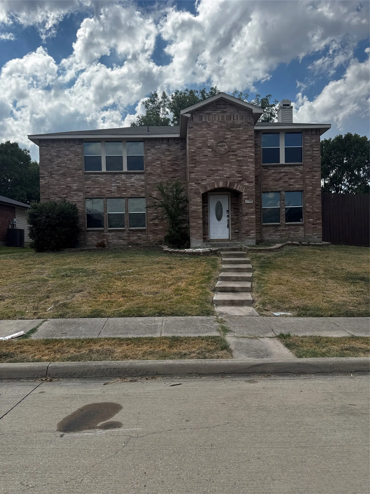 Single Family Residence For Sale in Rockwall County , 1735 Hickory Creek Lane, Rockwall, Texas 75032, 4 Bedroom, 3 Bathroom, 2 Garage spaces, 2,808 Sqft, built in 2003, mls#21389964, Real Estate Agent in Rockwall, Homes For Sale in Rockwall county, Homes For Sale in Rockwall, Realtor in Rockwall Texas, Real Estate Brokerage Independent Realty Texas, Luminita Cordes Realtor