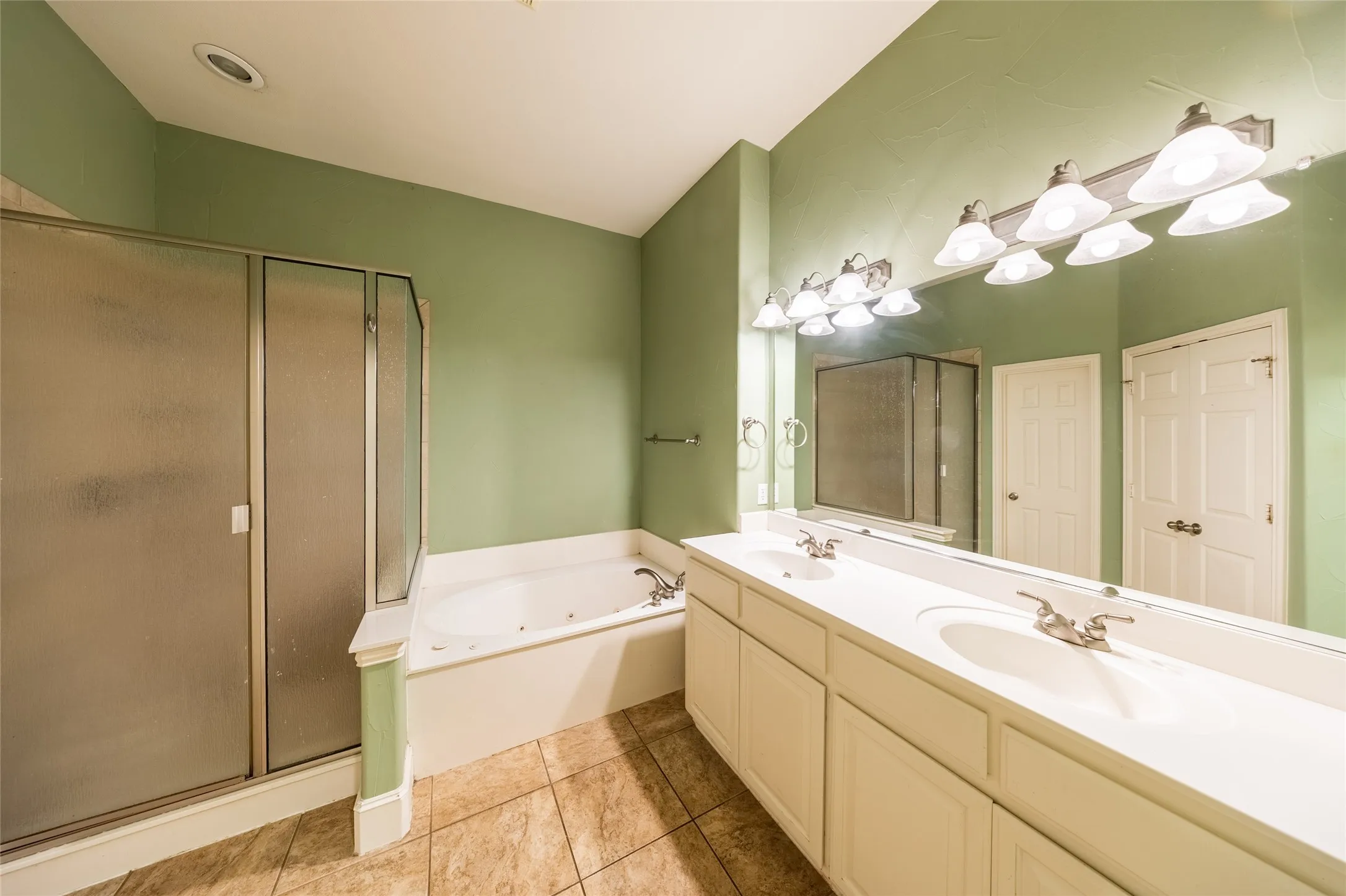 Single Family Residence For Rent in Collin County , 6366 Shadywood, Frisco, Texas 75035, 4 Bedroom, 2 Bathroom, 2 Garage spaces, 2,193 Sqft, built in 2002, mls#21390042, Real Estate Agent in Frisco, Homes For Rent in Collin county, Homes For Rent in Frisco, Realtor in Frisco Texas, Real Estate Brokerage Independent Realty Texas, Luminita Cordes Realtor