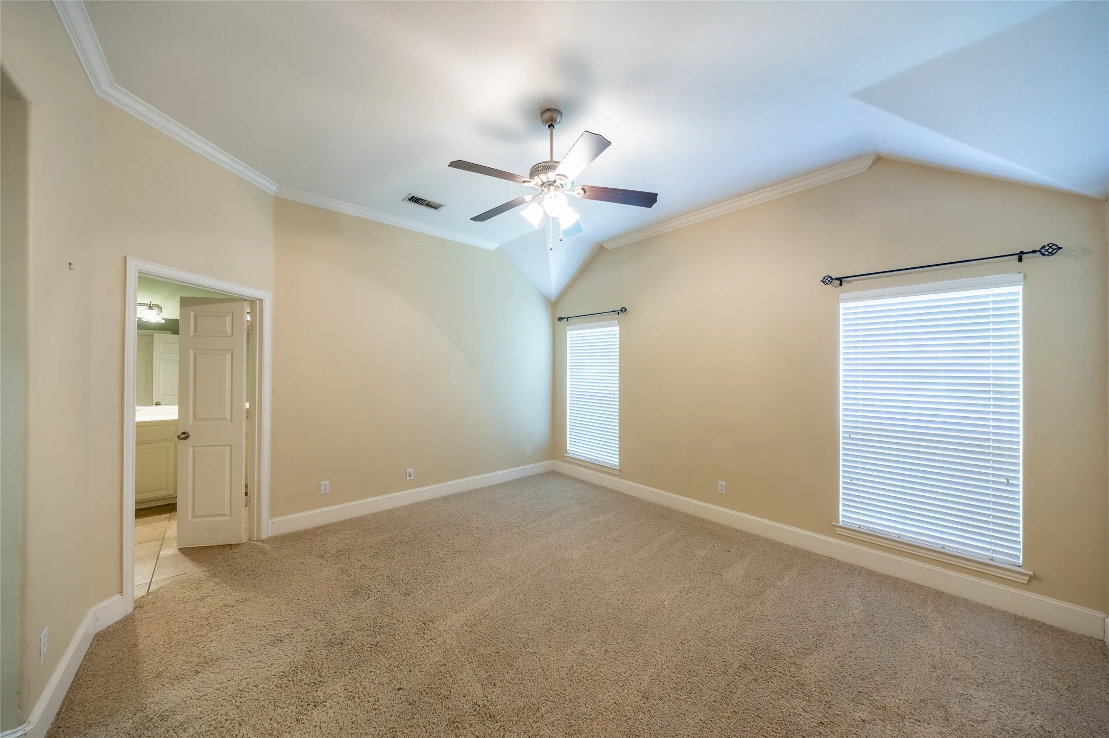 Single Family Residence For Rent in Collin County , 6366 Shadywood, Frisco, Texas 75035, 4 Bedroom, 2 Bathroom, 2 Garage spaces, 2,193 Sqft, built in 2002, mls#21390042, Real Estate Agent in Frisco, Homes For Rent in Collin county, Homes For Rent in Frisco, Realtor in Frisco Texas, Real Estate Brokerage Independent Realty Texas, Luminita Cordes Realtor