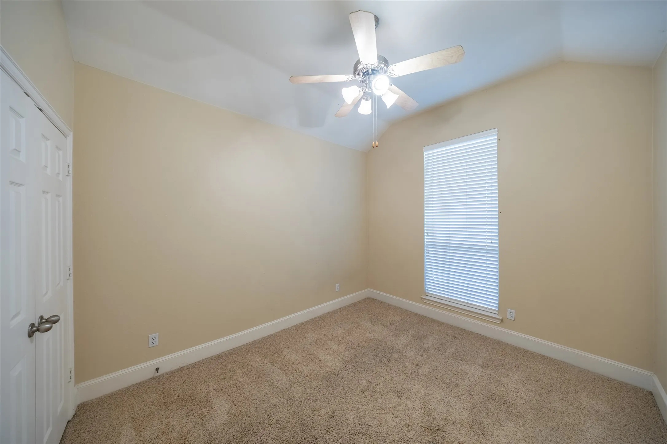 Single Family Residence For Rent in Collin County , 6366 Shadywood, Frisco, Texas 75035, 4 Bedroom, 2 Bathroom, 2 Garage spaces, 2,193 Sqft, built in 2002, mls#21390042, Real Estate Agent in Frisco, Homes For Rent in Collin county, Homes For Rent in Frisco, Realtor in Frisco Texas, Real Estate Brokerage Independent Realty Texas, Luminita Cordes Realtor