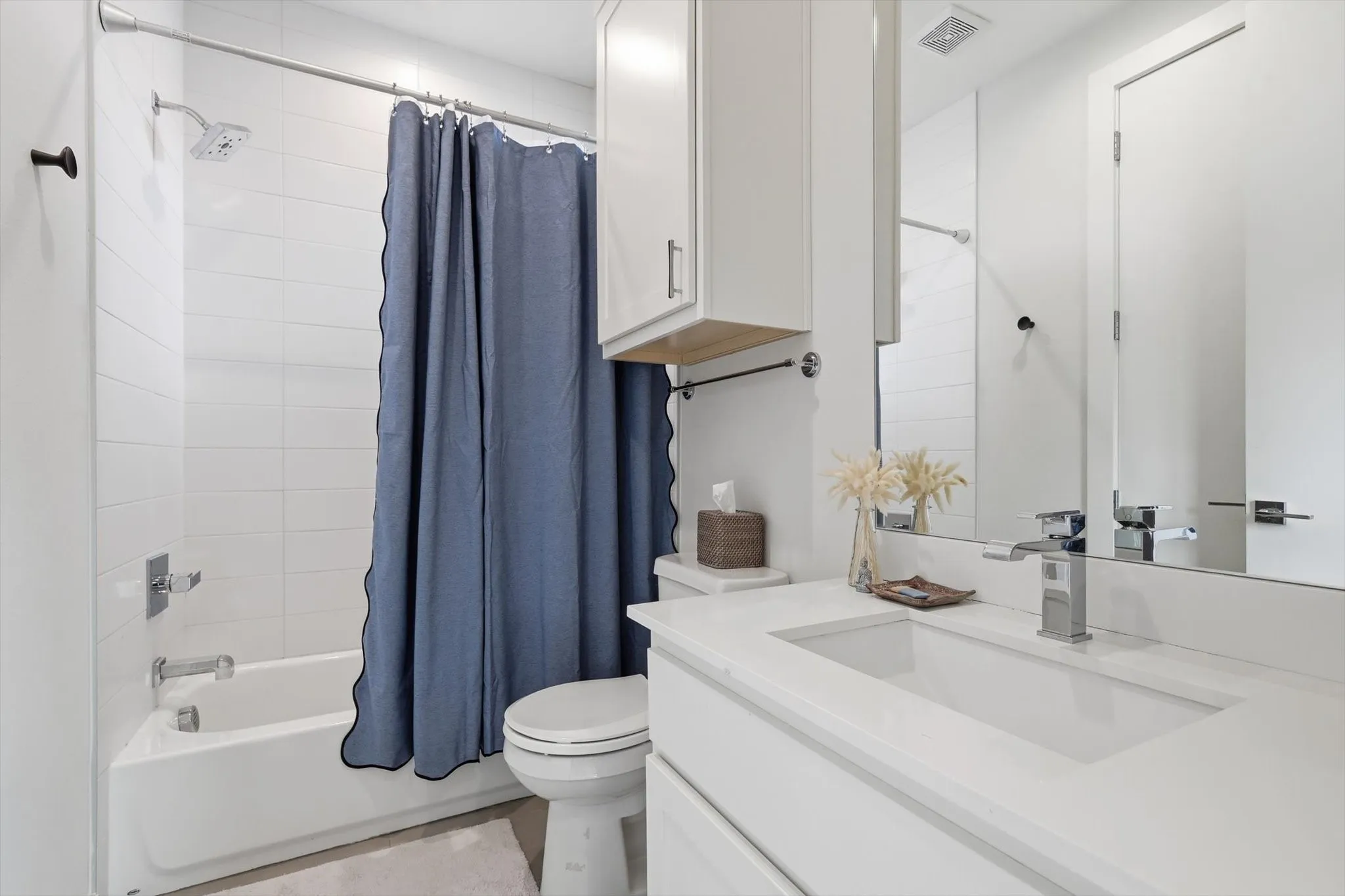 Condominium For Sale in Dallas County , 4620 Munger Avenue 105, Dallas, Texas 75204, 2 Bedroom, 3 Bathroom, 2 Garage spaces, 1,590 Sqft, built in 2017, mls#21390039, Real Estate Agent in Dallas, Homes For Sale in Dallas county, Homes For Sale in Dallas, Realtor in Dallas Texas, Real Estate Brokerage Independent Realty Texas, Luminita Cordes Realtor