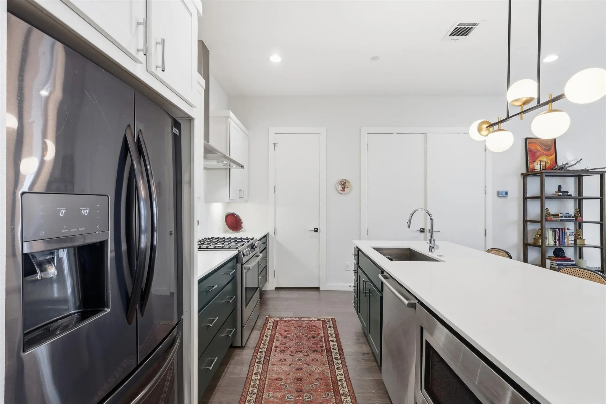 Condominium For Sale in Dallas County , 4620 Munger Avenue 105, Dallas, Texas 75204, 2 Bedroom, 3 Bathroom, 2 Garage spaces, 1,590 Sqft, built in 2017, mls#21390039, Real Estate Agent in Dallas, Homes For Sale in Dallas county, Homes For Sale in Dallas, Realtor in Dallas Texas, Real Estate Brokerage Independent Realty Texas, Luminita Cordes Realtor