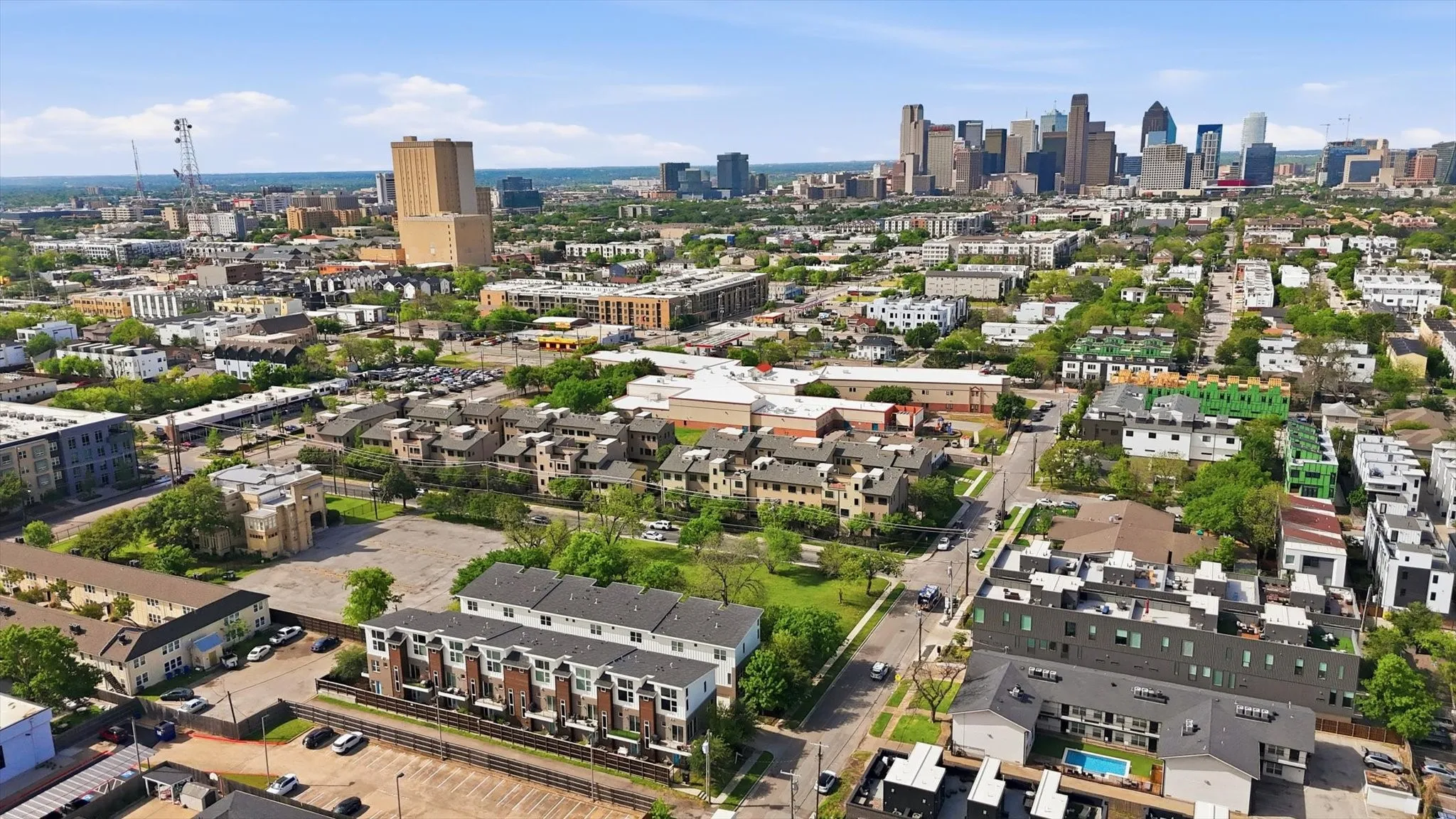 Condominium For Sale in Dallas County , 4620 Munger Avenue 105, Dallas, Texas 75204, 2 Bedroom, 3 Bathroom, 2 Garage spaces, 1,590 Sqft, built in 2017, mls#21390039, Real Estate Agent in Dallas, Homes For Sale in Dallas county, Homes For Sale in Dallas, Realtor in Dallas Texas, Real Estate Brokerage Independent Realty Texas, Luminita Cordes Realtor