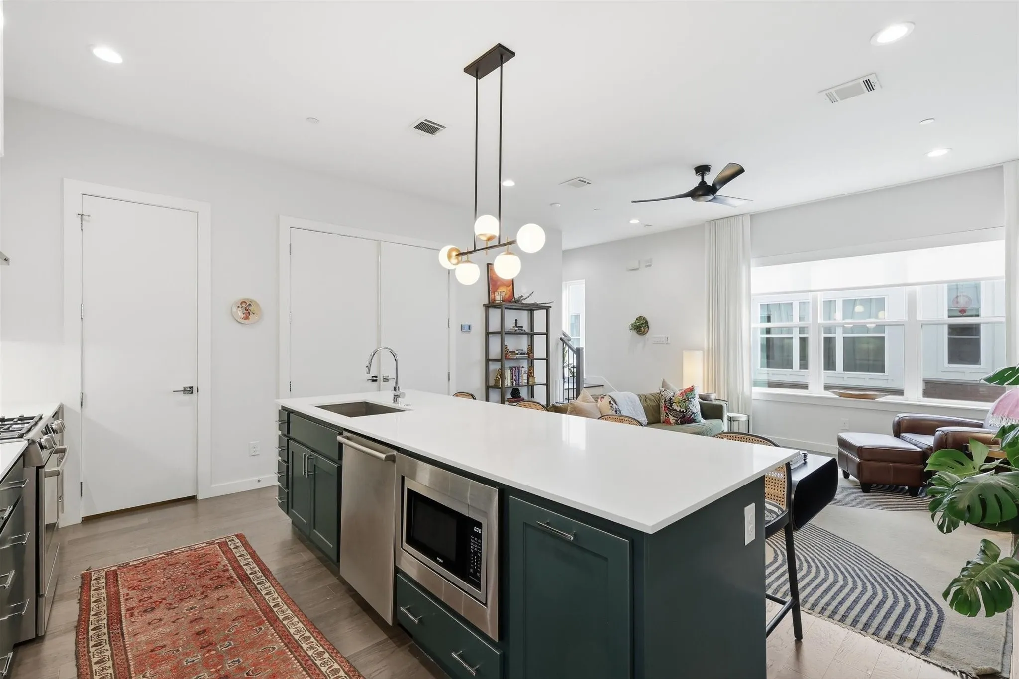Condominium For Sale in Dallas County , 4620 Munger Avenue 105, Dallas, Texas 75204, 2 Bedroom, 3 Bathroom, 2 Garage spaces, 1,590 Sqft, built in 2017, mls#21390039, Real Estate Agent in Dallas, Homes For Sale in Dallas county, Homes For Sale in Dallas, Realtor in Dallas Texas, Real Estate Brokerage Independent Realty Texas, Luminita Cordes Realtor