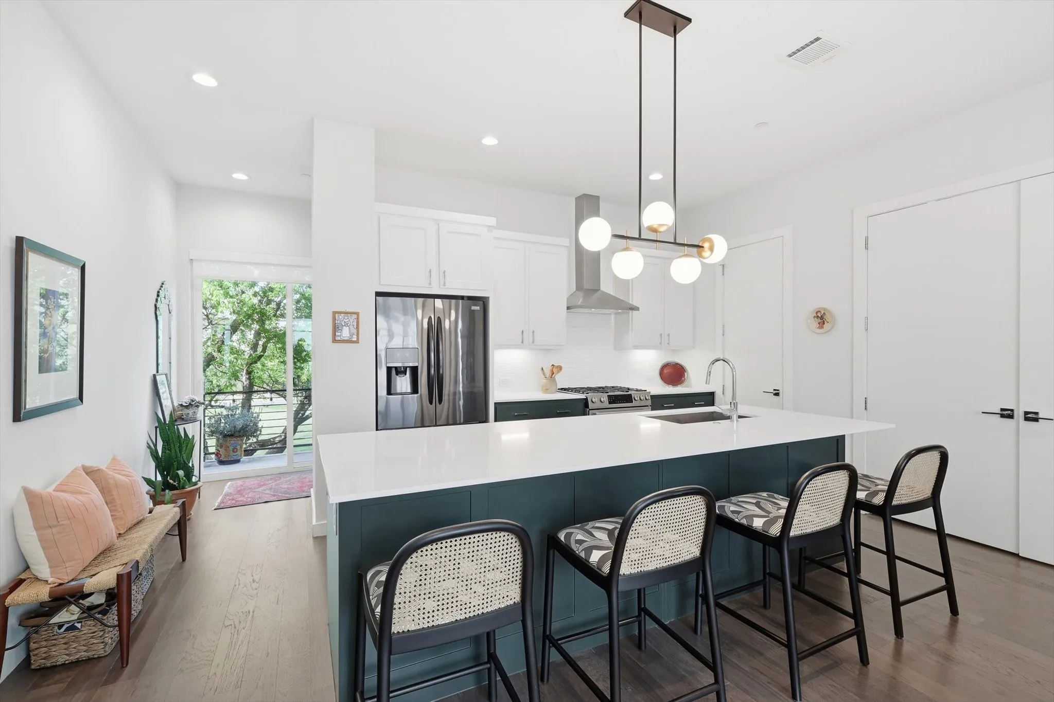Condominium For Sale in Dallas County , 4620 Munger Avenue 105, Dallas, Texas 75204, 2 Bedroom, 3 Bathroom, 2 Garage spaces, 1,590 Sqft, built in 2017, mls#21390039, Real Estate Agent in Dallas, Homes For Sale in Dallas county, Homes For Sale in Dallas, Realtor in Dallas Texas, Real Estate Brokerage Independent Realty Texas, Luminita Cordes Realtor