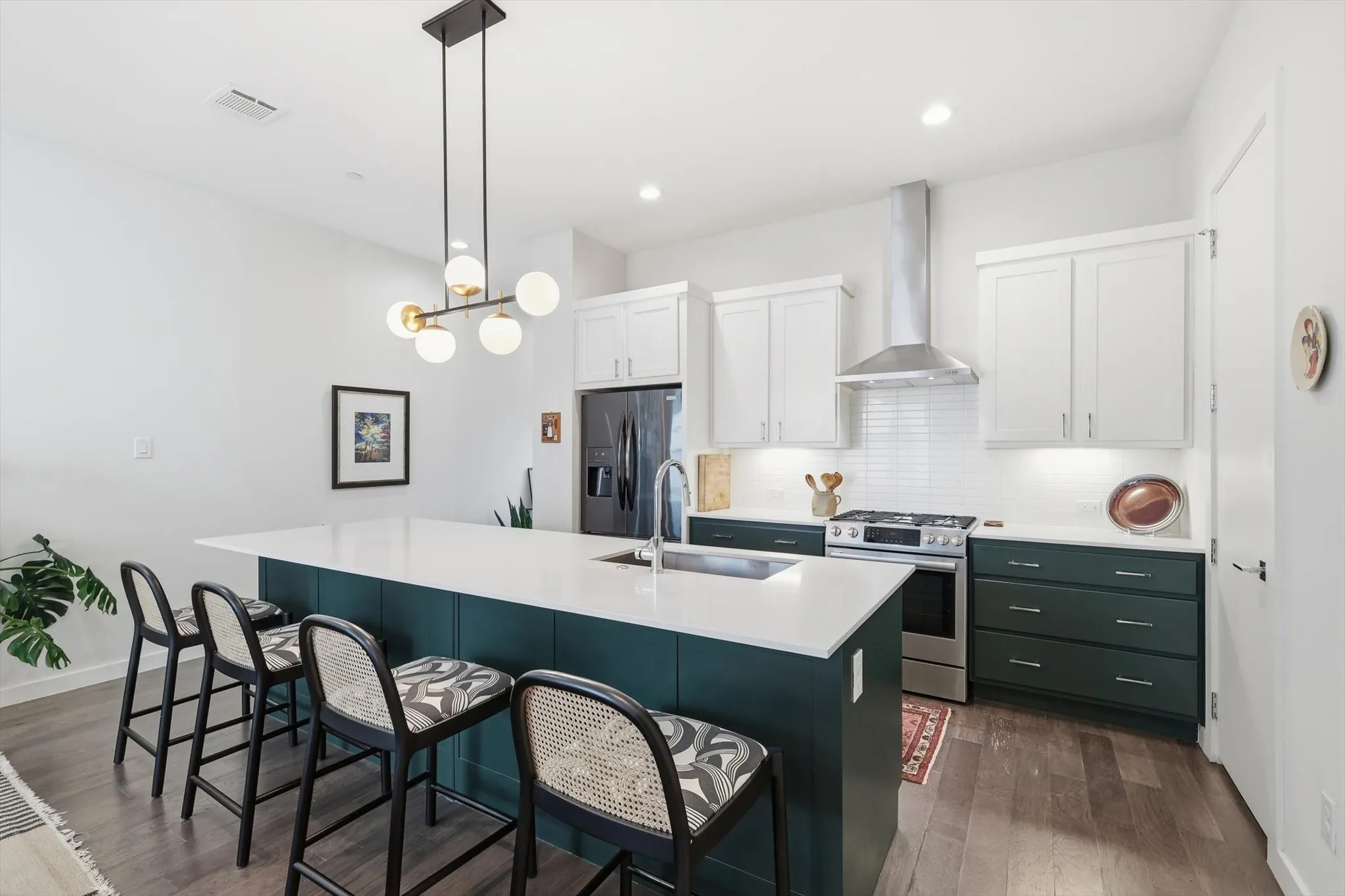 Condominium For Sale in Dallas County , 4620 Munger Avenue 105, Dallas, Texas 75204, 2 Bedroom, 3 Bathroom, 2 Garage spaces, 1,590 Sqft, built in 2017, mls#21390039, Real Estate Agent in Dallas, Homes For Sale in Dallas county, Homes For Sale in Dallas, Realtor in Dallas Texas, Real Estate Brokerage Independent Realty Texas, Luminita Cordes Realtor