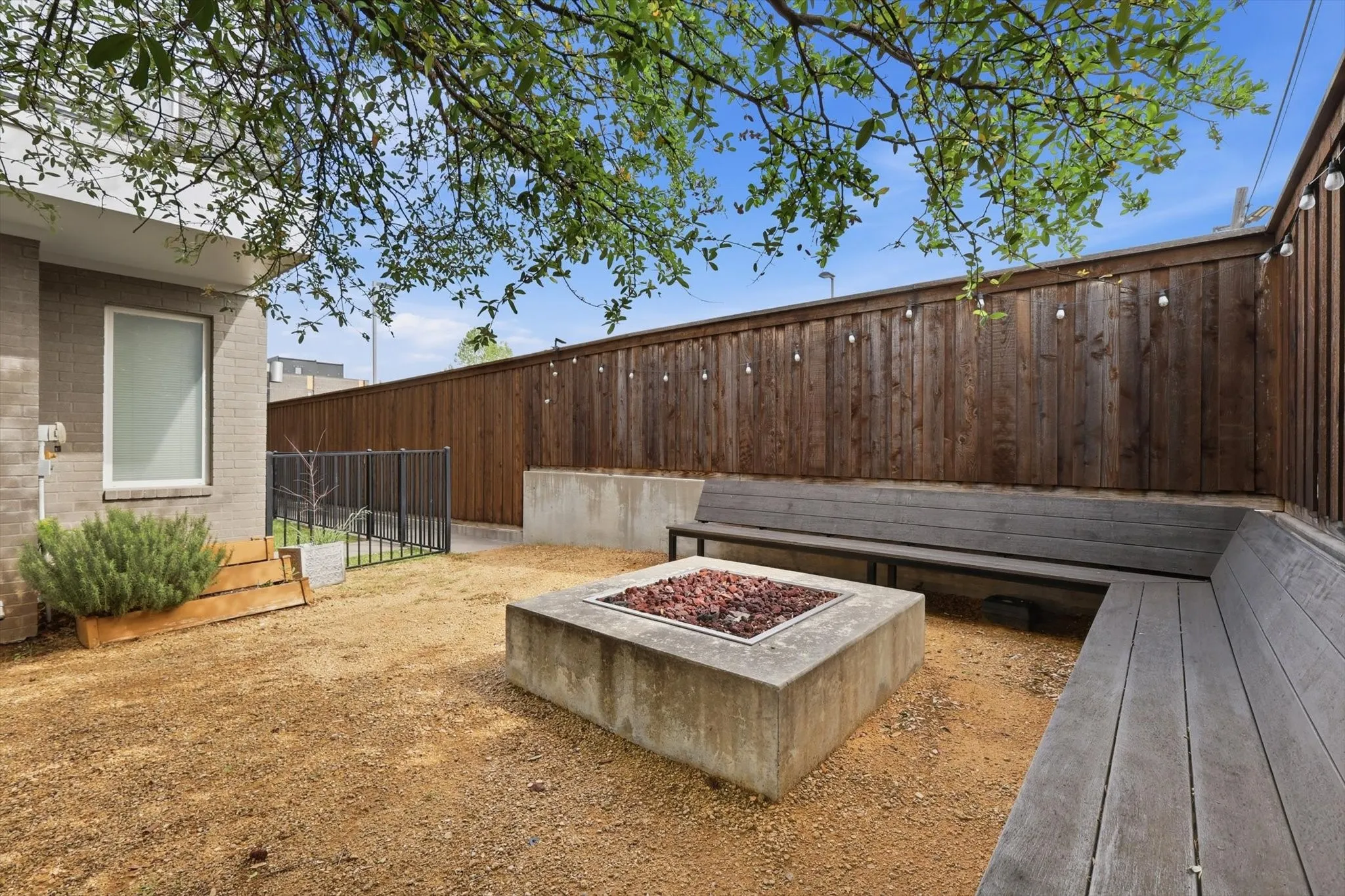 Condominium For Sale in Dallas County , 4620 Munger Avenue 105, Dallas, Texas 75204, 2 Bedroom, 3 Bathroom, 2 Garage spaces, 1,590 Sqft, built in 2017, mls#21390039, Real Estate Agent in Dallas, Homes For Sale in Dallas county, Homes For Sale in Dallas, Realtor in Dallas Texas, Real Estate Brokerage Independent Realty Texas, Luminita Cordes Realtor