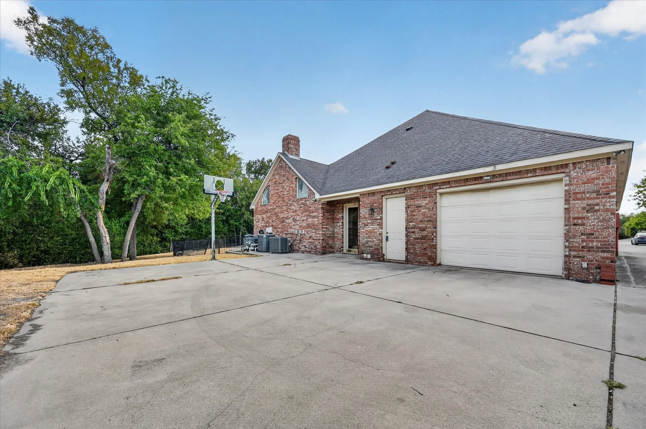Single Family Residence For Sale in Dallas County , 7007 Spanky Branch Court, Dallas, Texas 75248, 6 Bedroom, 9 Bathroom, 3 Garage spaces, 7,908 Sqft, built in 1995, mls#21387810, Real Estate Agent in Dallas, Homes For Sale in Dallas county, Homes For Sale in Dallas, Realtor in Dallas Texas, Real Estate Brokerage Independent Realty Texas, Luminita Cordes Realtor