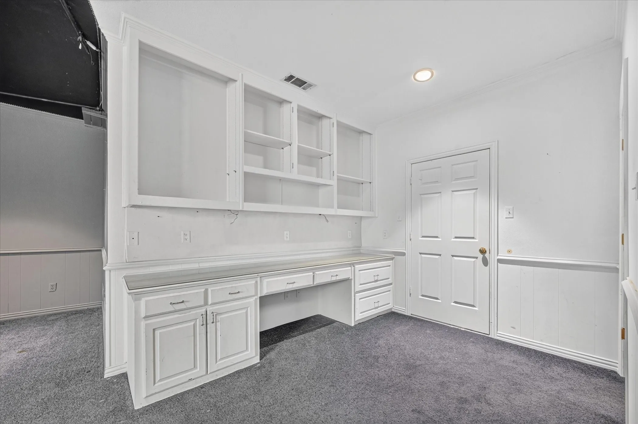 Single Family Residence For Sale in Dallas County , 7007 Spanky Branch Court, Dallas, Texas 75248, 6 Bedroom, 9 Bathroom, 3 Garage spaces, 7,908 Sqft, built in 1995, mls#21387810, Real Estate Agent in Dallas, Homes For Sale in Dallas county, Homes For Sale in Dallas, Realtor in Dallas Texas, Real Estate Brokerage Independent Realty Texas, Luminita Cordes Realtor