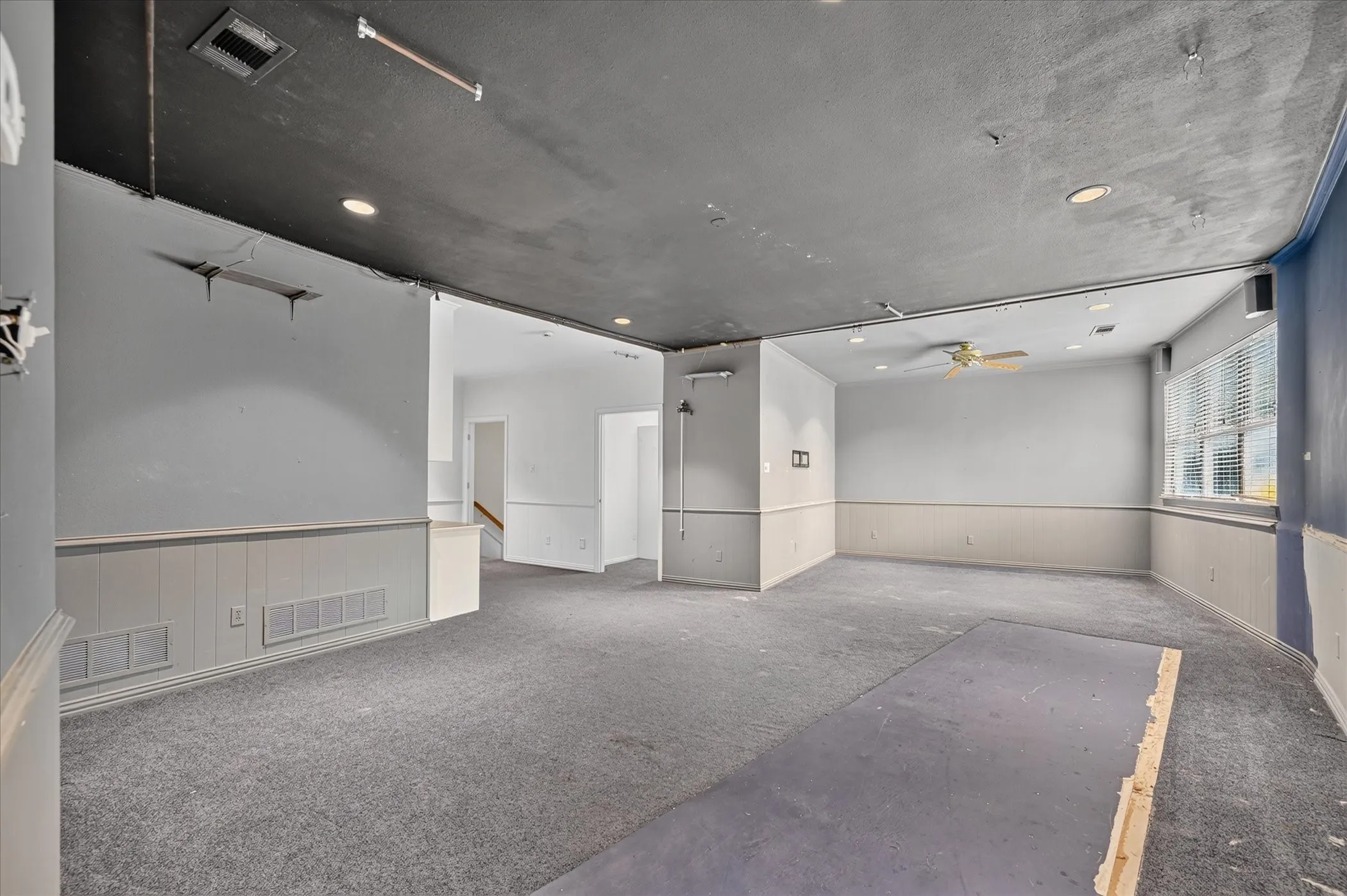Single Family Residence For Sale in Dallas County , 7007 Spanky Branch Court, Dallas, Texas 75248, 6 Bedroom, 9 Bathroom, 3 Garage spaces, 7,908 Sqft, built in 1995, mls#21387810, Real Estate Agent in Dallas, Homes For Sale in Dallas county, Homes For Sale in Dallas, Realtor in Dallas Texas, Real Estate Brokerage Independent Realty Texas, Luminita Cordes Realtor