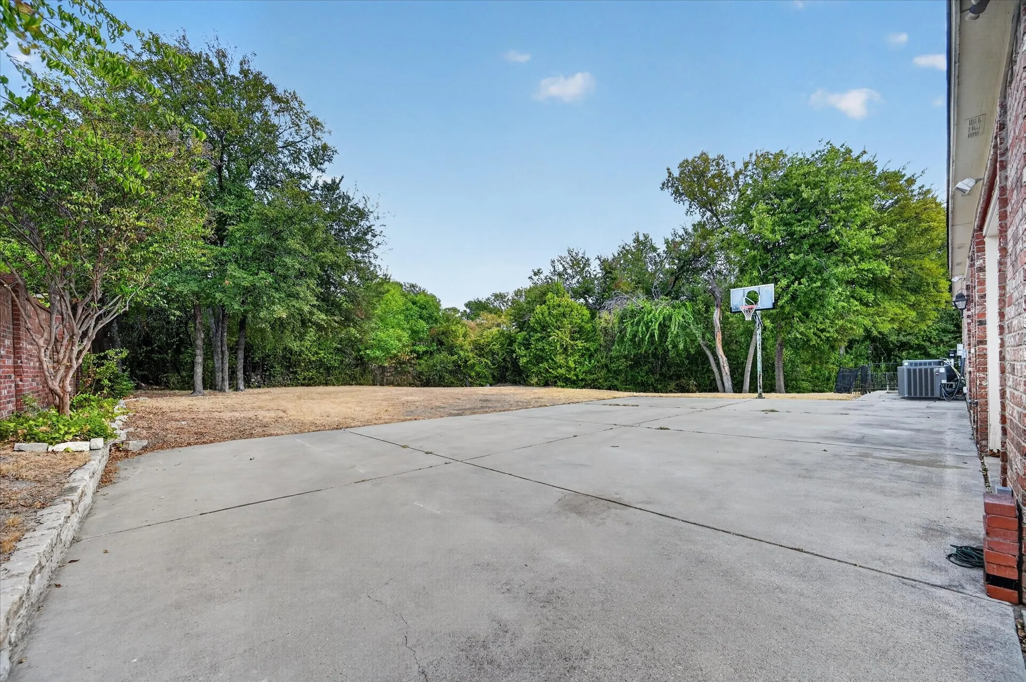 Single Family Residence For Sale in Dallas County , 7007 Spanky Branch Court, Dallas, Texas 75248, 6 Bedroom, 9 Bathroom, 3 Garage spaces, 7,908 Sqft, built in 1995, mls#21387810, Real Estate Agent in Dallas, Homes For Sale in Dallas county, Homes For Sale in Dallas, Realtor in Dallas Texas, Real Estate Brokerage Independent Realty Texas, Luminita Cordes Realtor