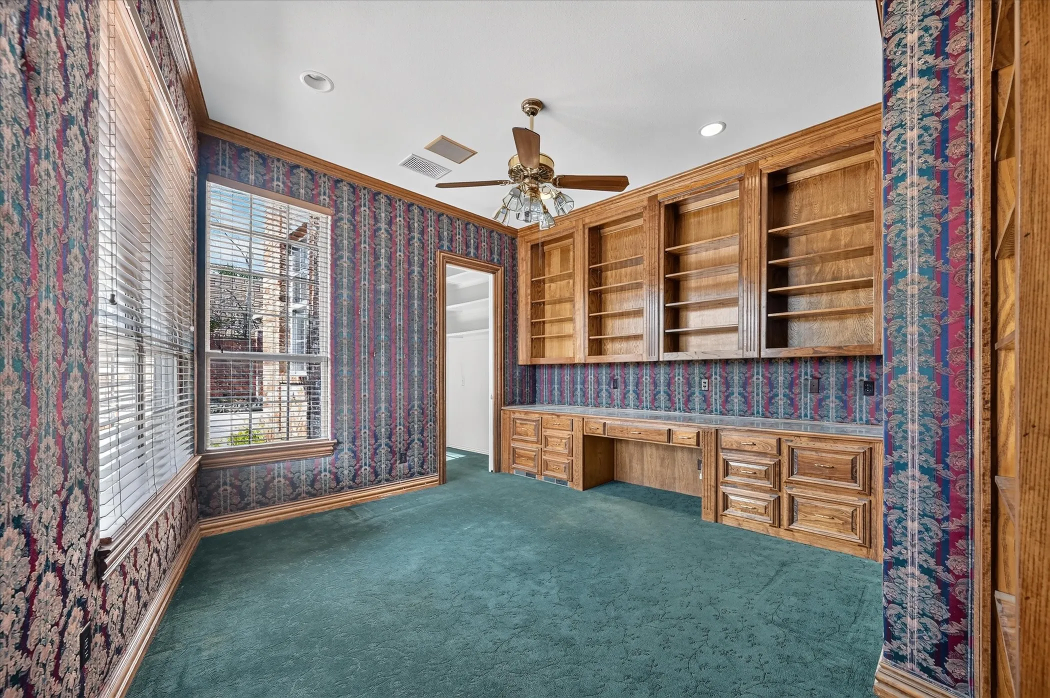 Single Family Residence For Sale in Dallas County , 7007 Spanky Branch Court, Dallas, Texas 75248, 6 Bedroom, 9 Bathroom, 3 Garage spaces, 7,908 Sqft, built in 1995, mls#21387810, Real Estate Agent in Dallas, Homes For Sale in Dallas county, Homes For Sale in Dallas, Realtor in Dallas Texas, Real Estate Brokerage Independent Realty Texas, Luminita Cordes Realtor