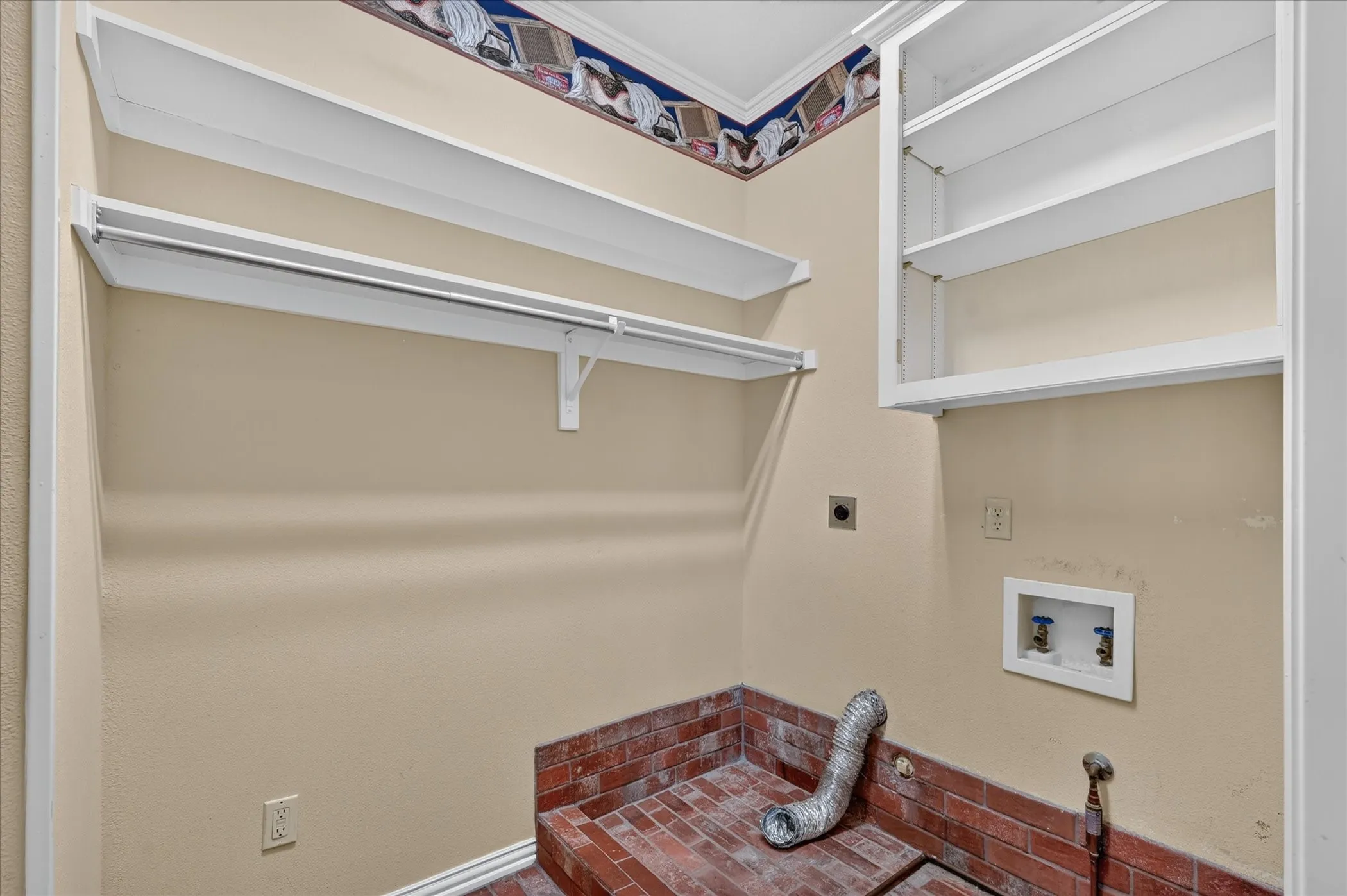 Single Family Residence For Sale in Dallas County , 7007 Spanky Branch Court, Dallas, Texas 75248, 6 Bedroom, 9 Bathroom, 3 Garage spaces, 7,908 Sqft, built in 1995, mls#21387810, Real Estate Agent in Dallas, Homes For Sale in Dallas county, Homes For Sale in Dallas, Realtor in Dallas Texas, Real Estate Brokerage Independent Realty Texas, Luminita Cordes Realtor