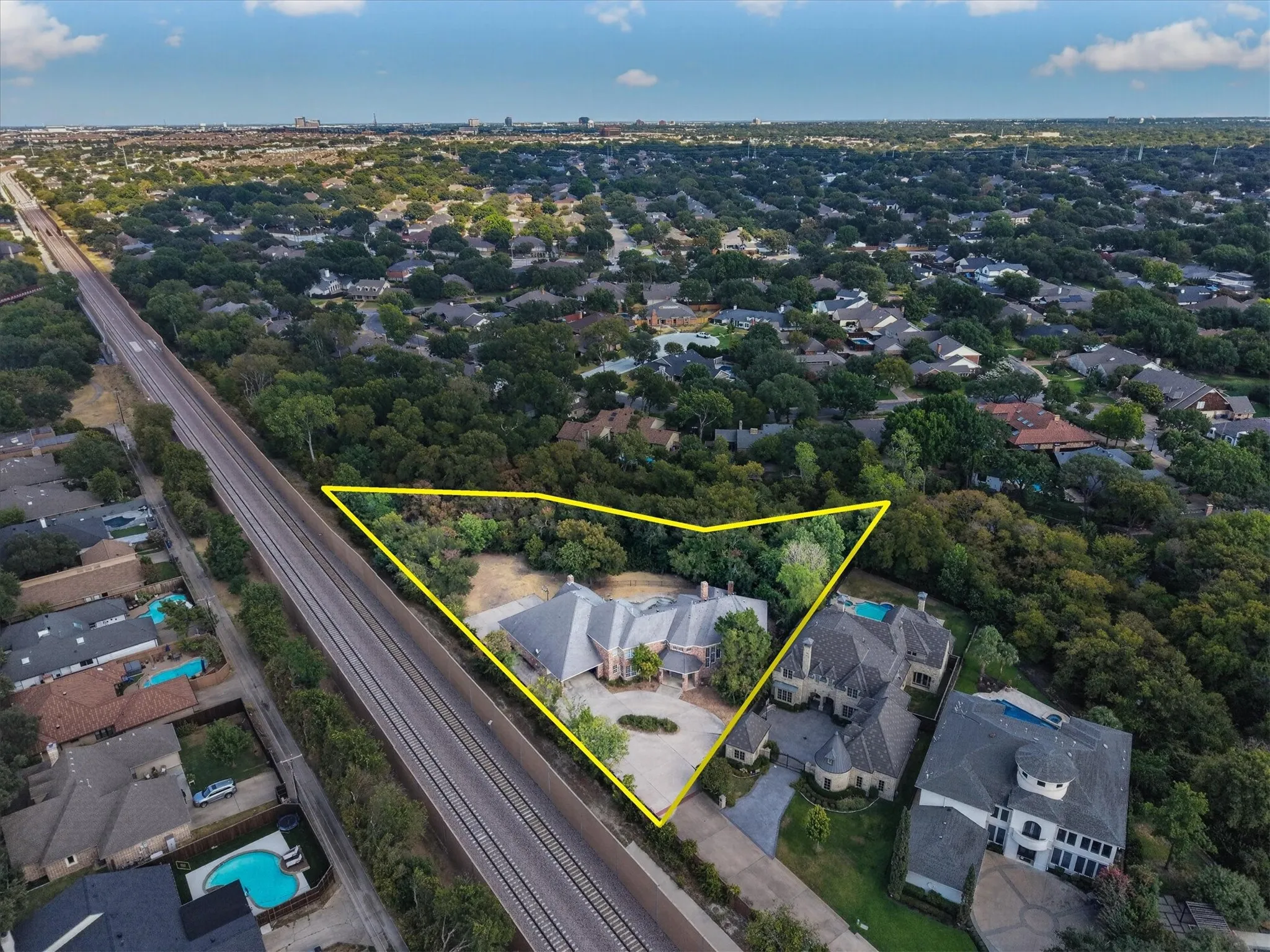 Single Family Residence For Sale in Dallas County , 7007 Spanky Branch Court, Dallas, Texas 75248, 6 Bedroom, 9 Bathroom, 3 Garage spaces, 7,908 Sqft, built in 1995, mls#21387810, Real Estate Agent in Dallas, Homes For Sale in Dallas county, Homes For Sale in Dallas, Realtor in Dallas Texas, Real Estate Brokerage Independent Realty Texas, Luminita Cordes Realtor