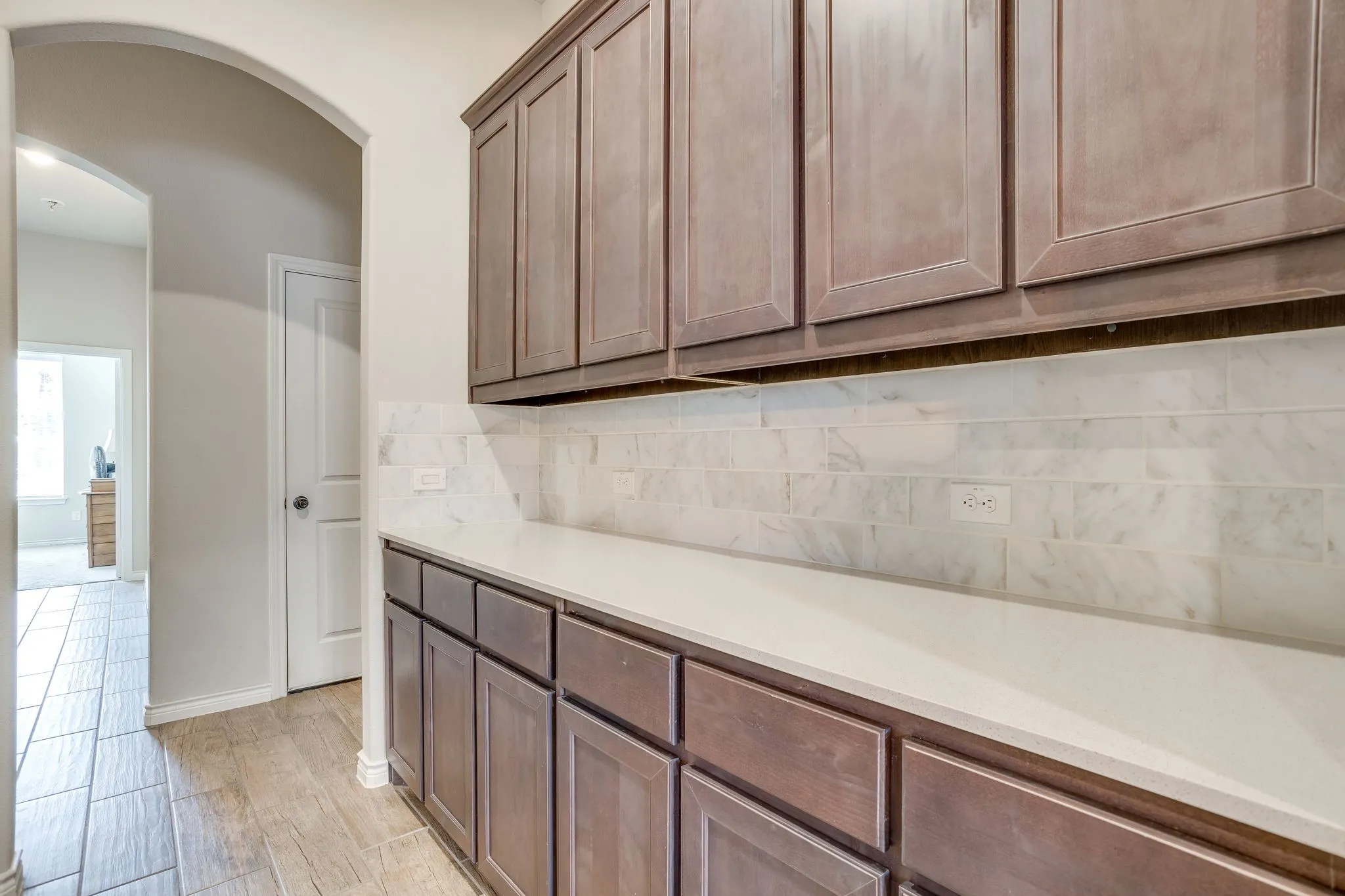 Single Family Residence For Sale in Johnson County , 1008 Wildwood Drive, Joshua, Texas 76058, 3 Bedroom, 3 Bathroom, 2 Garage spaces, 2,441 Sqft, built in 2021, mls#21389831, Real Estate Agent in Joshua, Homes For Sale in Johnson county, Homes For Sale in Joshua, Realtor in Joshua Texas, Real Estate Brokerage Independent Realty Texas, Luminita Cordes Realtor