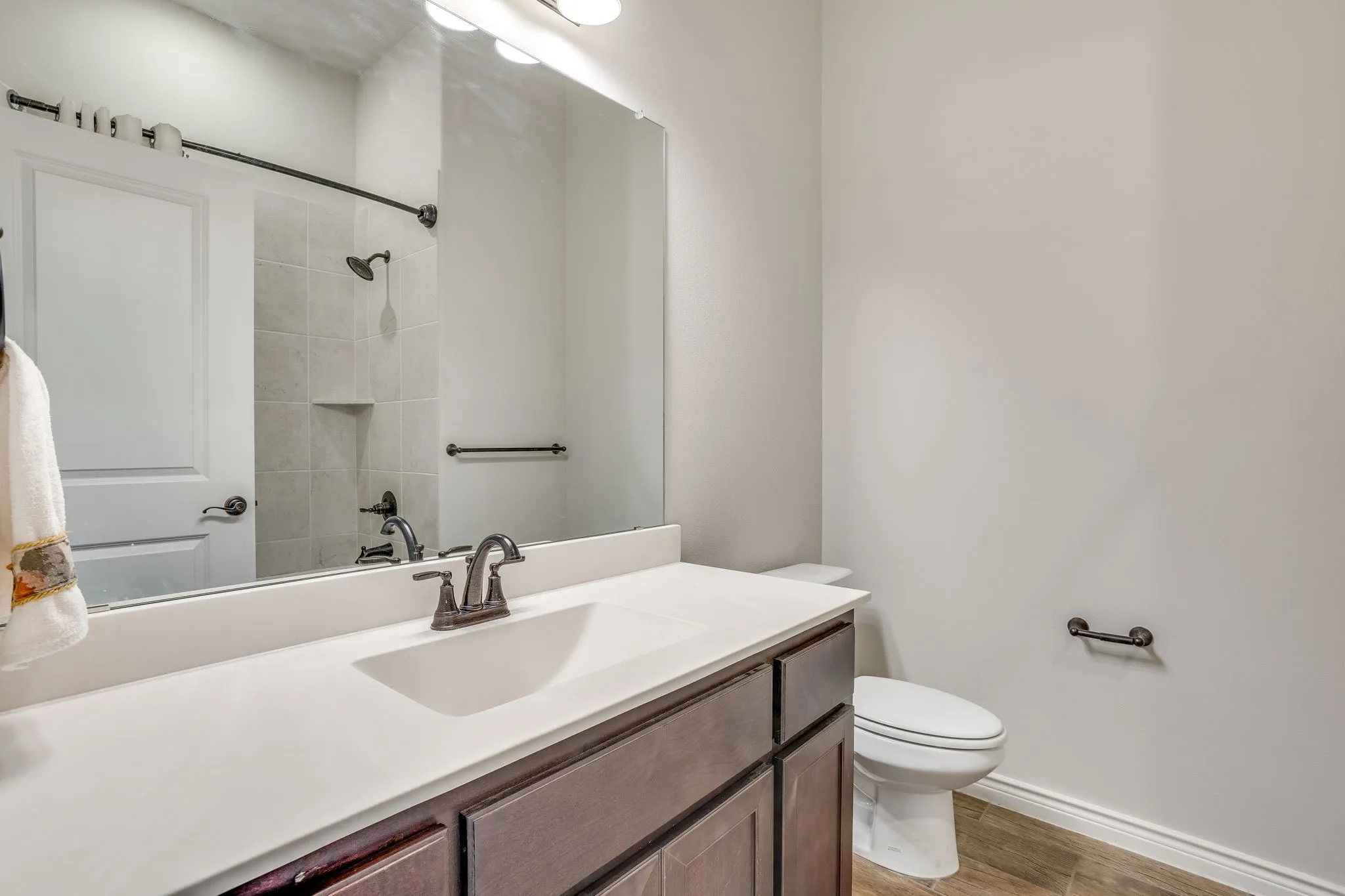 Single Family Residence For Sale in Johnson County , 1008 Wildwood Drive, Joshua, Texas 76058, 3 Bedroom, 3 Bathroom, 2 Garage spaces, 2,441 Sqft, built in 2021, mls#21389831, Real Estate Agent in Joshua, Homes For Sale in Johnson county, Homes For Sale in Joshua, Realtor in Joshua Texas, Real Estate Brokerage Independent Realty Texas, Luminita Cordes Realtor