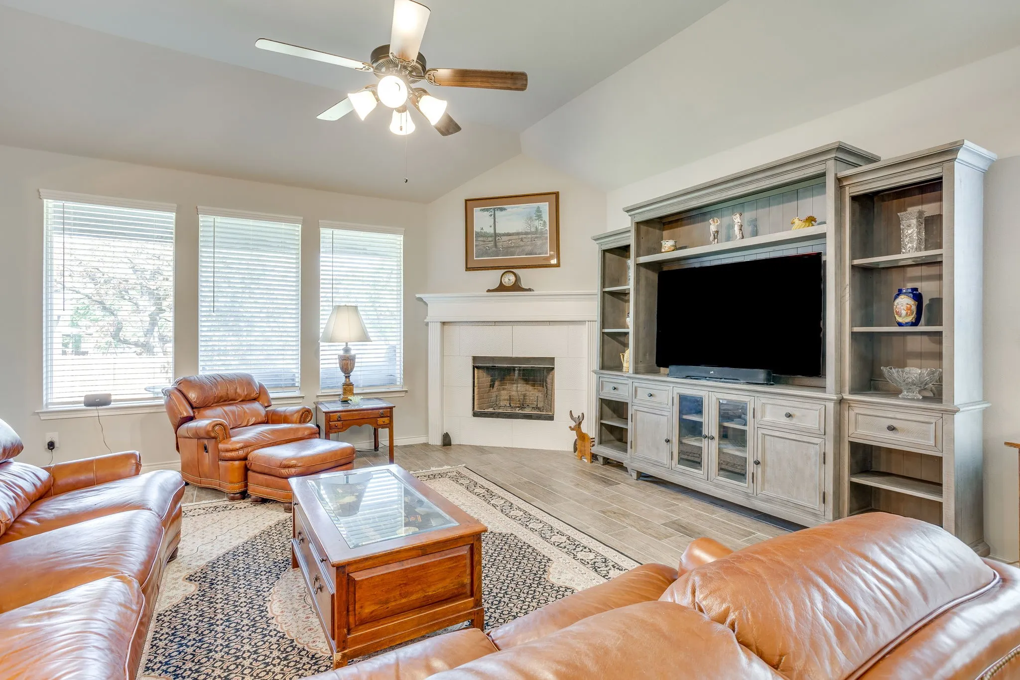 Single Family Residence For Sale in Johnson County , 1008 Wildwood Drive, Joshua, Texas 76058, 3 Bedroom, 3 Bathroom, 2 Garage spaces, 2,441 Sqft, built in 2021, mls#21389831, Real Estate Agent in Joshua, Homes For Sale in Johnson county, Homes For Sale in Joshua, Realtor in Joshua Texas, Real Estate Brokerage Independent Realty Texas, Luminita Cordes Realtor