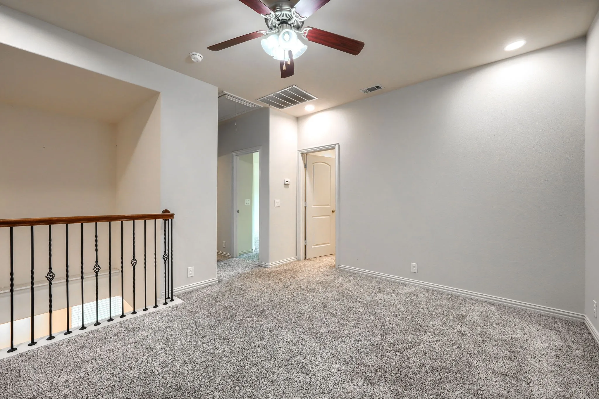 Townhouse For Sale in Collin County , 878 Merino Drive, Allen, Texas 75013, 3 Bedroom, 4 Bathroom, 2 Garage spaces, 2,123 Sqft, built in 2014, mls#21390046, Real Estate Agent in Allen, Homes For Sale in Collin county, Homes For Sale in Allen, Realtor in Allen Texas, Real Estate Brokerage Independent Realty Texas, Luminita Cordes Realtor