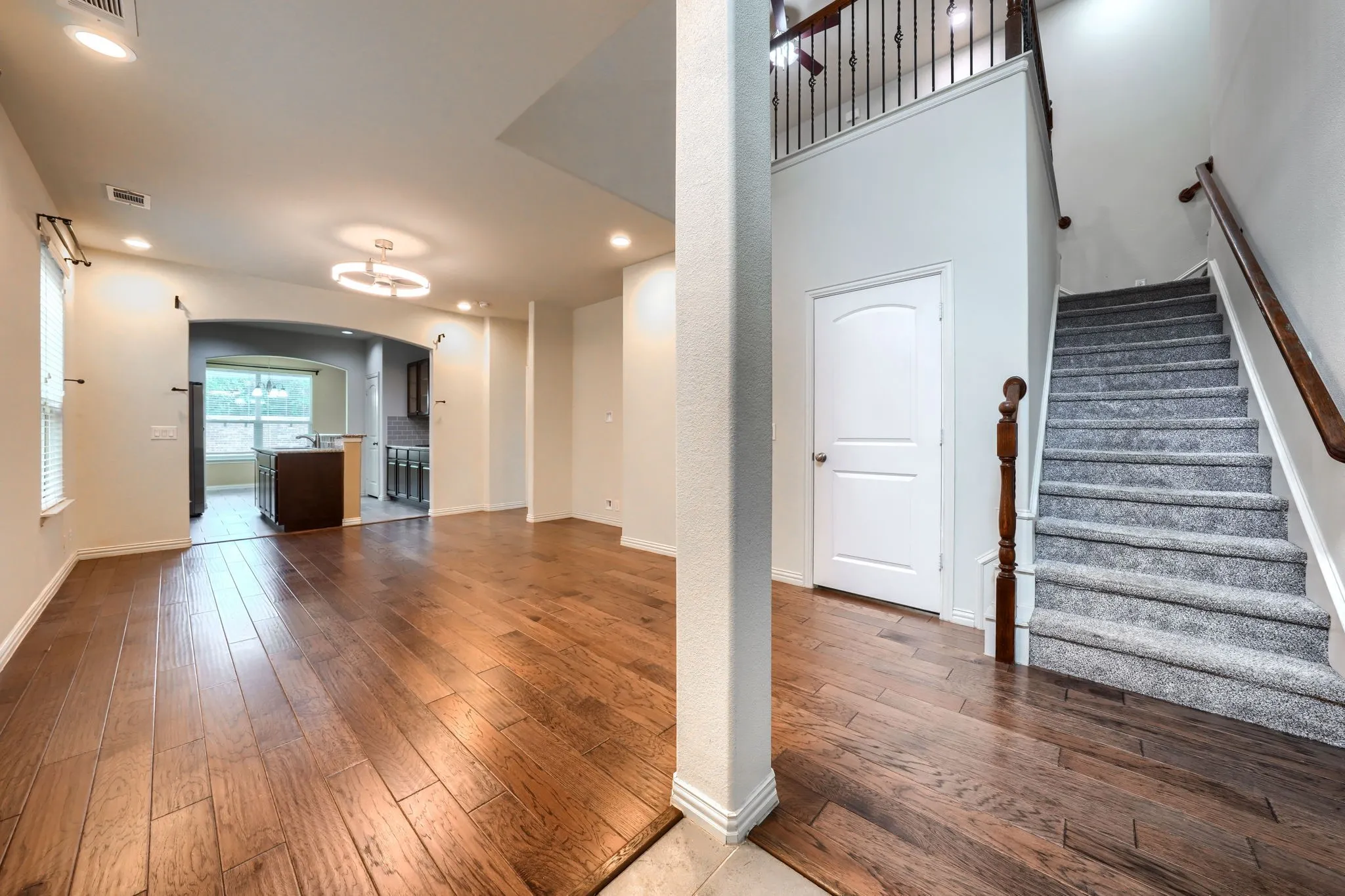 Townhouse For Sale in Collin County , 878 Merino Drive, Allen, Texas 75013, 3 Bedroom, 4 Bathroom, 2 Garage spaces, 2,123 Sqft, built in 2014, mls#21390046, Real Estate Agent in Allen, Homes For Sale in Collin county, Homes For Sale in Allen, Realtor in Allen Texas, Real Estate Brokerage Independent Realty Texas, Luminita Cordes Realtor
