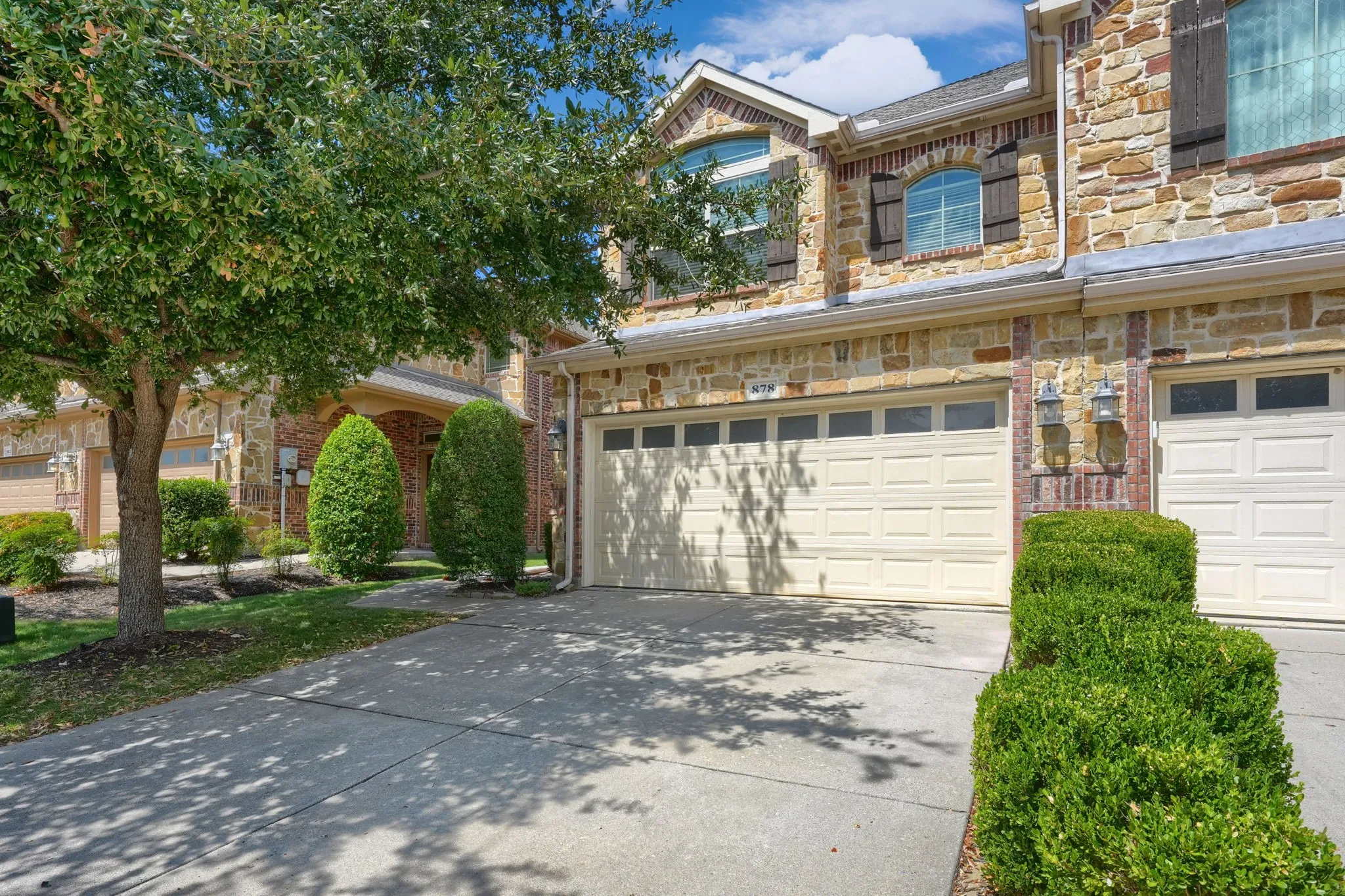 Townhouse For Sale in Collin County , 878 Merino Drive, Allen, Texas 75013, 3 Bedroom, 4 Bathroom, 2 Garage spaces, 2,123 Sqft, built in 2014, mls#21390046, Real Estate Agent in Allen, Homes For Sale in Collin county, Homes For Sale in Allen, Realtor in Allen Texas, Real Estate Brokerage Independent Realty Texas, Luminita Cordes Realtor