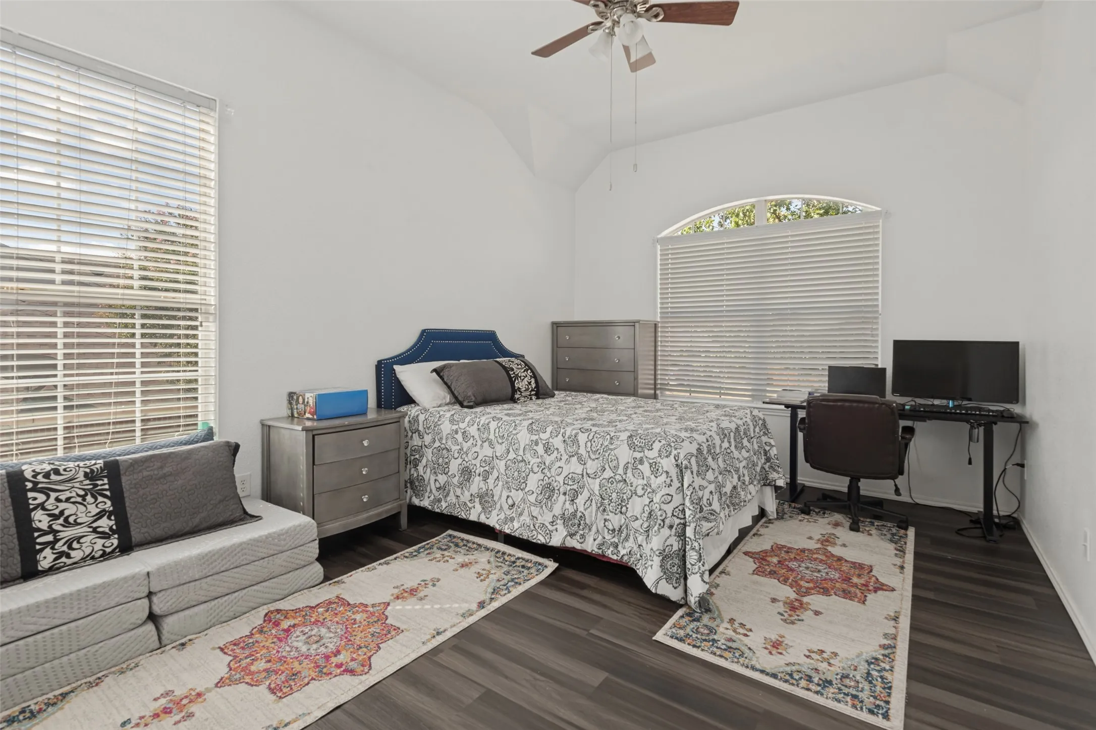 Single Family Residence For Sale in Kaufman County , 2107 Songbird Drive, Forney, Texas 75126, 4 Bedroom, 3 Bathroom, 2 Garage spaces, 3,710 Sqft, built in 2007, mls#21389905, Real Estate Agent in Forney, Homes For Sale in Kaufman county, Homes For Sale in Forney, Realtor in Forney Texas, Real Estate Brokerage Independent Realty Texas, Luminita Cordes Realtor