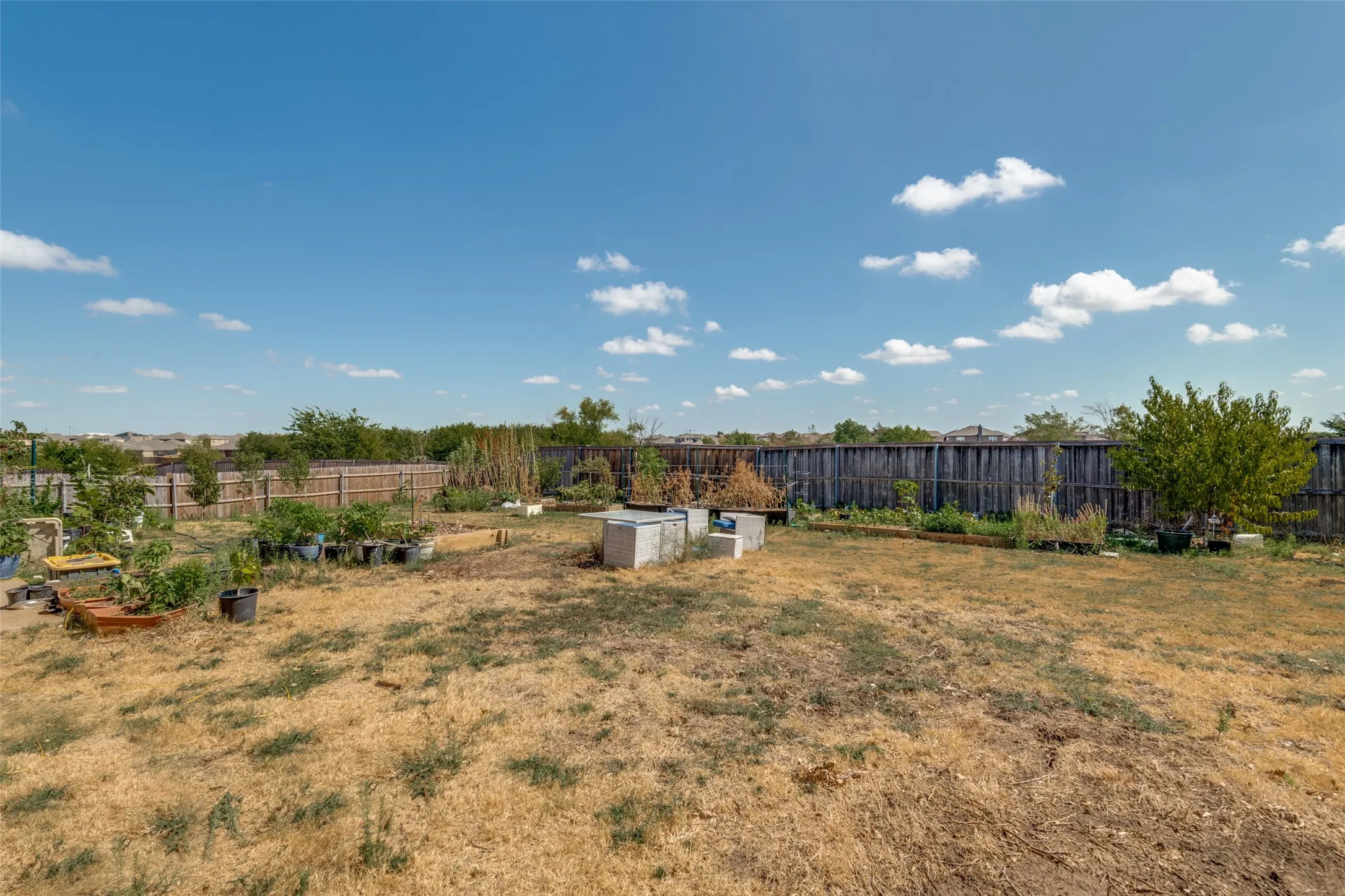Single Family Residence For Sale in Kaufman County , 2107 Songbird Drive, Forney, Texas 75126, 4 Bedroom, 3 Bathroom, 2 Garage spaces, 3,710 Sqft, built in 2007, mls#21389905, Real Estate Agent in Forney, Homes For Sale in Kaufman county, Homes For Sale in Forney, Realtor in Forney Texas, Real Estate Brokerage Independent Realty Texas, Luminita Cordes Realtor