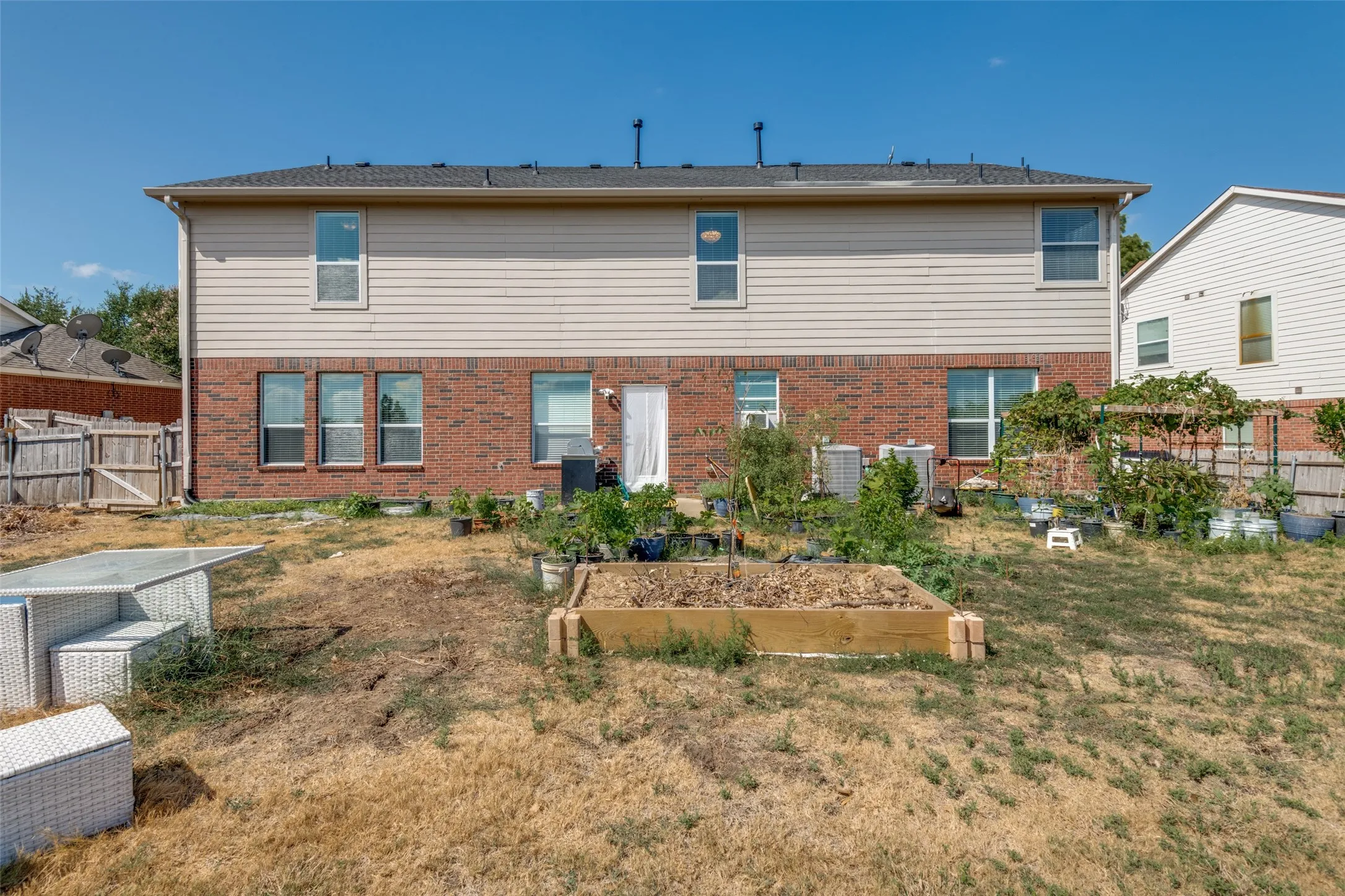 Single Family Residence For Sale in Kaufman County , 2107 Songbird Drive, Forney, Texas 75126, 4 Bedroom, 3 Bathroom, 2 Garage spaces, 3,710 Sqft, built in 2007, mls#21389905, Real Estate Agent in Forney, Homes For Sale in Kaufman county, Homes For Sale in Forney, Realtor in Forney Texas, Real Estate Brokerage Independent Realty Texas, Luminita Cordes Realtor
