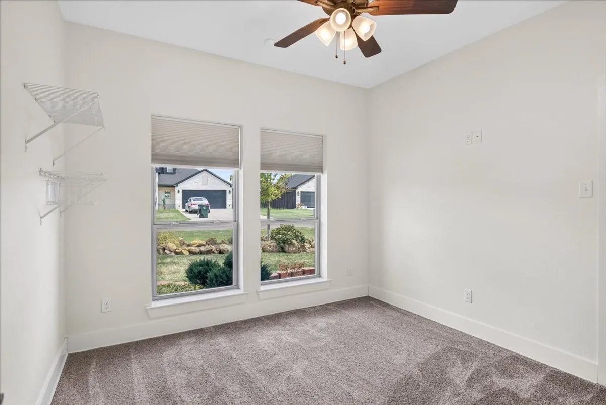 Single Family Residence For Sale in Kaufman County , 2112 Cole Street, Mabank, Texas 75147, 3 Bedroom, 2 Bathroom, 2 Garage spaces, 1,465 Sqft, built in 2021, mls#21389953, Real Estate Agent in Mabank, Homes For Sale in Kaufman county, Homes For Sale in Mabank, Realtor in Mabank Texas, Real Estate Brokerage Independent Realty Texas, Luminita Cordes Realtor