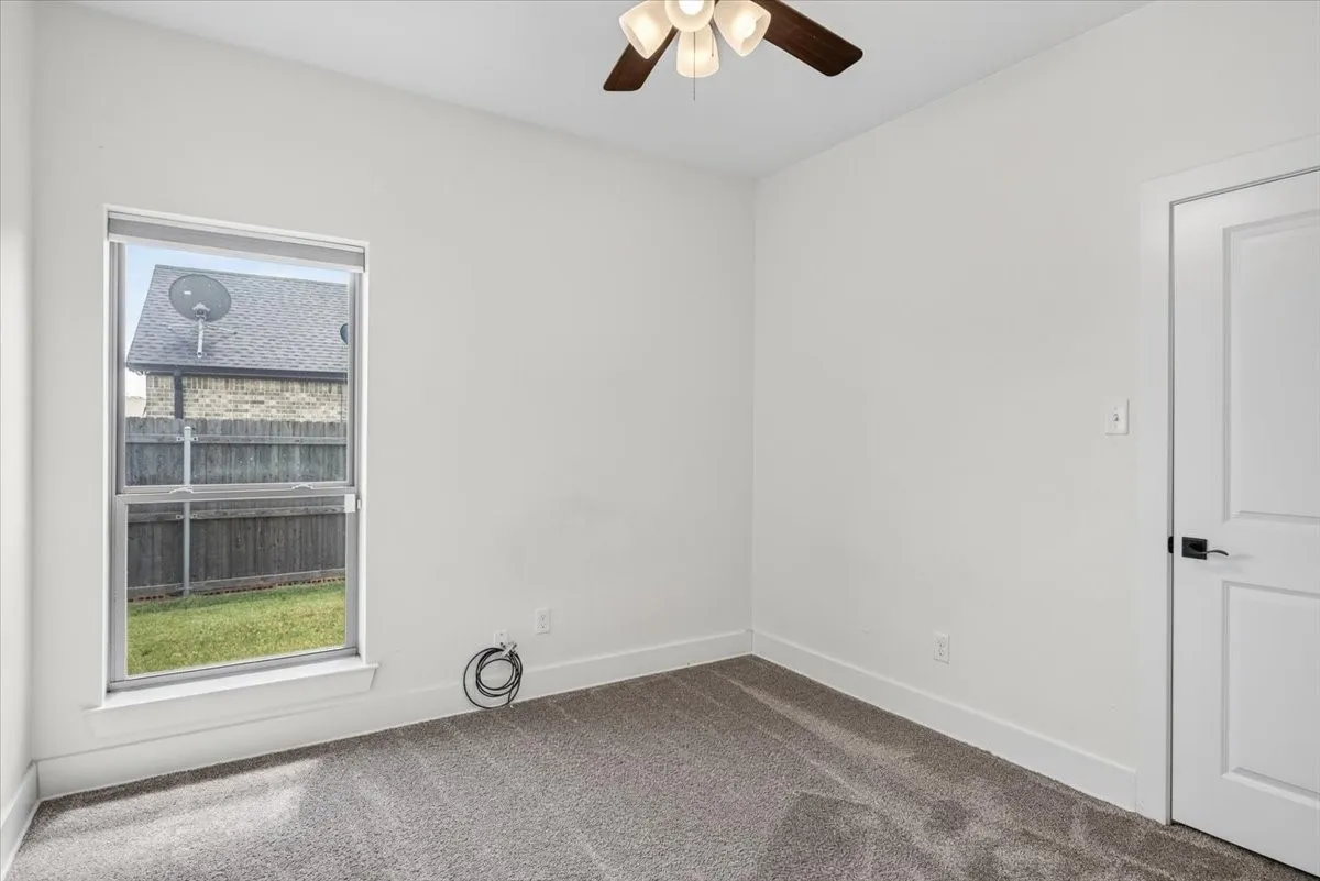 Single Family Residence For Sale in Kaufman County , 2112 Cole Street, Mabank, Texas 75147, 3 Bedroom, 2 Bathroom, 2 Garage spaces, 1,465 Sqft, built in 2021, mls#21389953, Real Estate Agent in Mabank, Homes For Sale in Kaufman county, Homes For Sale in Mabank, Realtor in Mabank Texas, Real Estate Brokerage Independent Realty Texas, Luminita Cordes Realtor