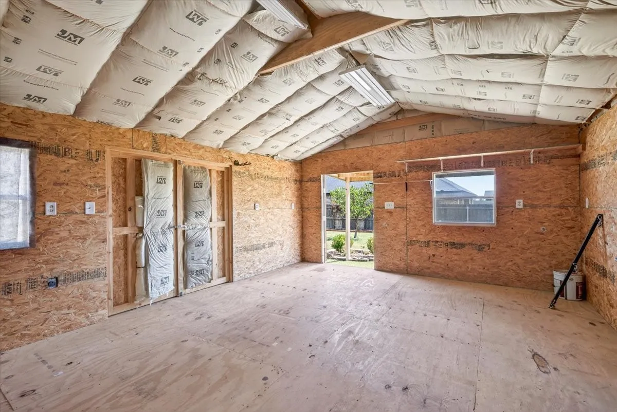 Single Family Residence For Sale in Kaufman County , 2112 Cole Street, Mabank, Texas 75147, 3 Bedroom, 2 Bathroom, 2 Garage spaces, 1,465 Sqft, built in 2021, mls#21389953, Real Estate Agent in Mabank, Homes For Sale in Kaufman county, Homes For Sale in Mabank, Realtor in Mabank Texas, Real Estate Brokerage Independent Realty Texas, Luminita Cordes Realtor