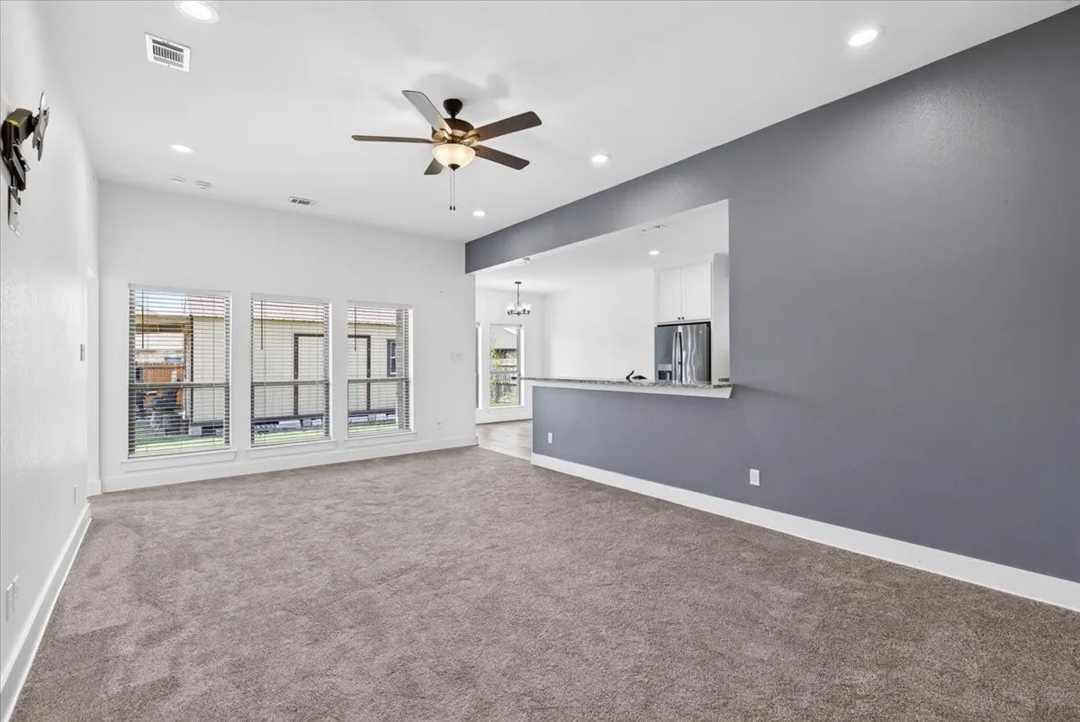 Single Family Residence For Sale in Kaufman County , 2112 Cole Street, Mabank, Texas 75147, 3 Bedroom, 2 Bathroom, 2 Garage spaces, 1,465 Sqft, built in 2021, mls#21389953, Real Estate Agent in Mabank, Homes For Sale in Kaufman county, Homes For Sale in Mabank, Realtor in Mabank Texas, Real Estate Brokerage Independent Realty Texas, Luminita Cordes Realtor