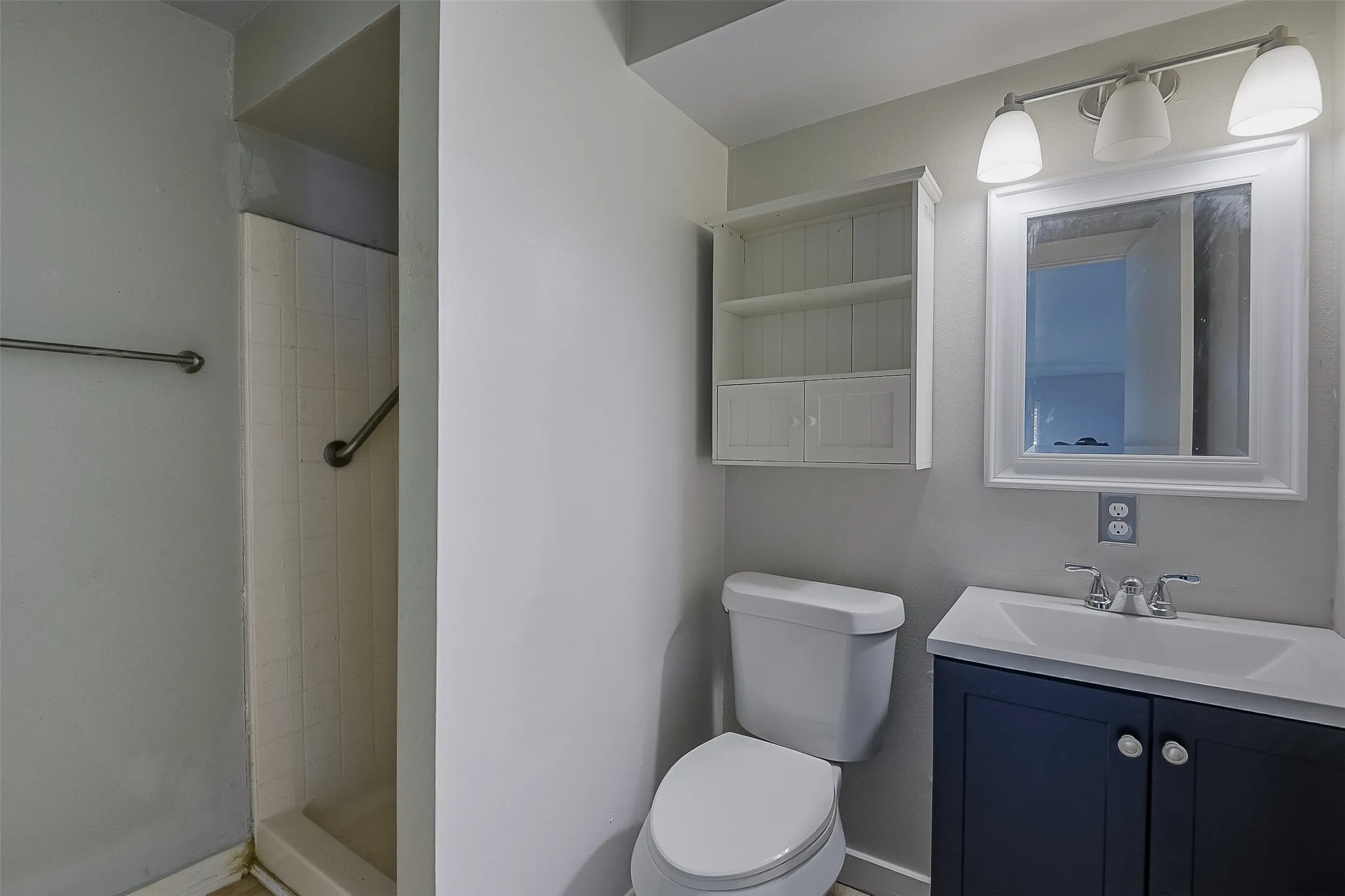 Single Family Residence For Sale in Ellis County , 606 Bryson Street, Waxahachie, Texas 75165, 4 Bedroom, 3 Bathroom, Garage spaces, 2,112 Sqft, built in 1945, mls#21388853, Real Estate Agent in Waxahachie, Homes For Sale in Ellis county, Homes For Sale in Waxahachie, Realtor in Waxahachie Texas, Real Estate Brokerage Independent Realty Texas, Luminita Cordes Realtor