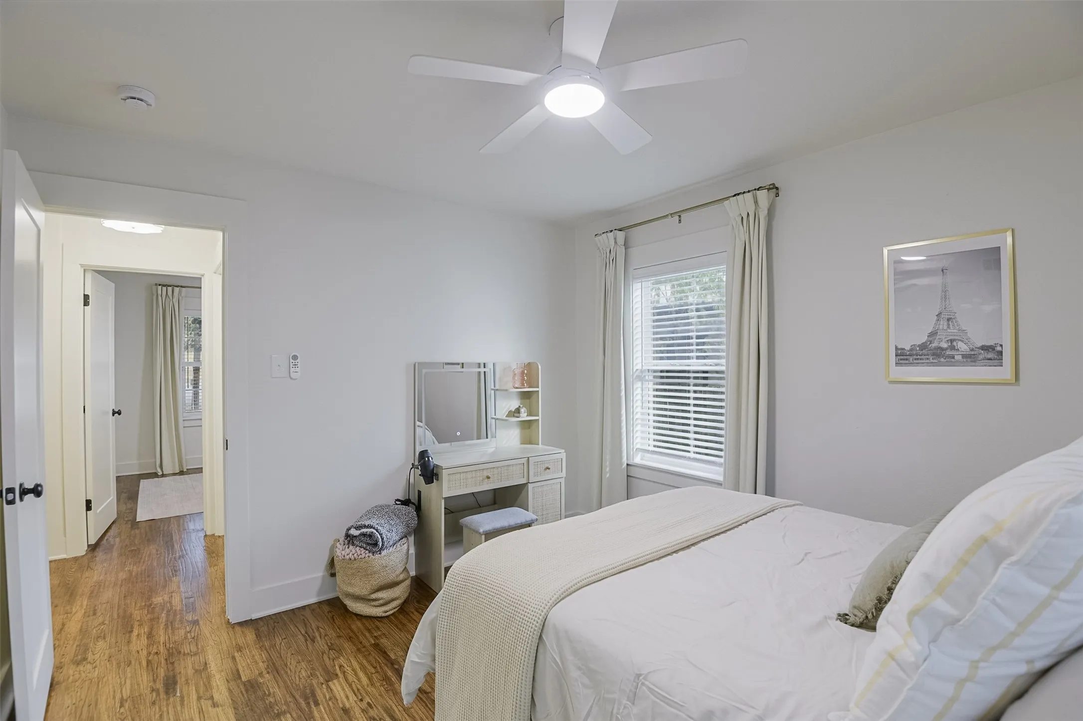 Single Family Residence For Sale in Ellis County , 313 Highland Avenue, Waxahachie, Texas 75165, 3 Bedroom, 1 Bathroom, Garage spaces, 1,072 Sqft, built in 1963, mls#21388729, Real Estate Agent in Waxahachie, Homes For Sale in Ellis county, Homes For Sale in Waxahachie, Realtor in Waxahachie Texas, Real Estate Brokerage Independent Realty Texas, Luminita Cordes Realtor