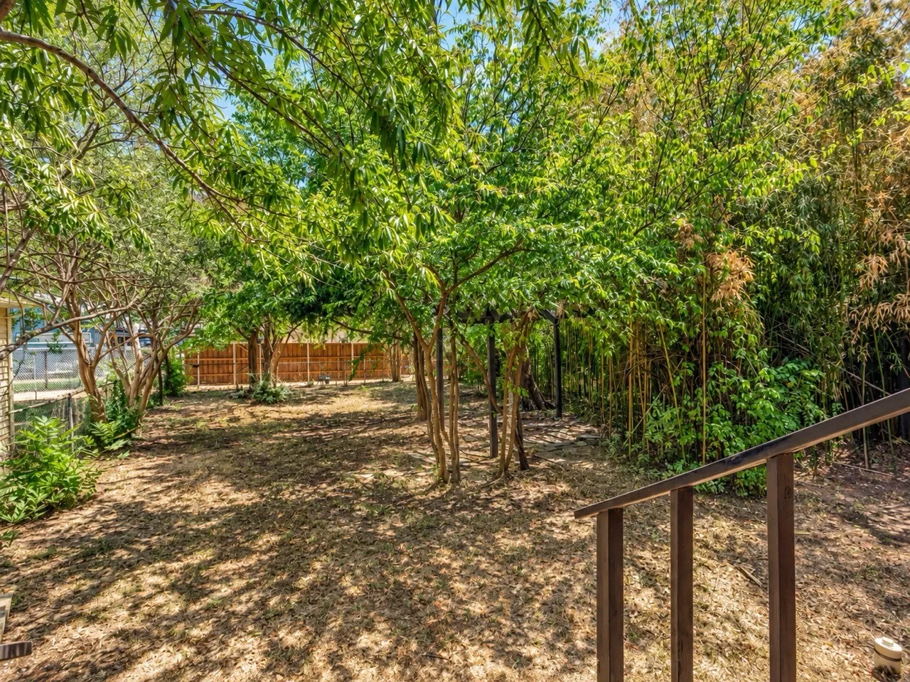 Single Family Residence For Sale in Dallas County , 914 Westmount Avenue, Dallas, Texas 75211, 2 Bedroom, 2 Bathroom, Garage spaces, 1,441 Sqft, built in 1946, mls#21389760, Real Estate Agent in Dallas, Homes For Sale in Dallas county, Homes For Sale in Dallas, Realtor in Dallas Texas, Real Estate Brokerage Independent Realty Texas, Luminita Cordes Realtor