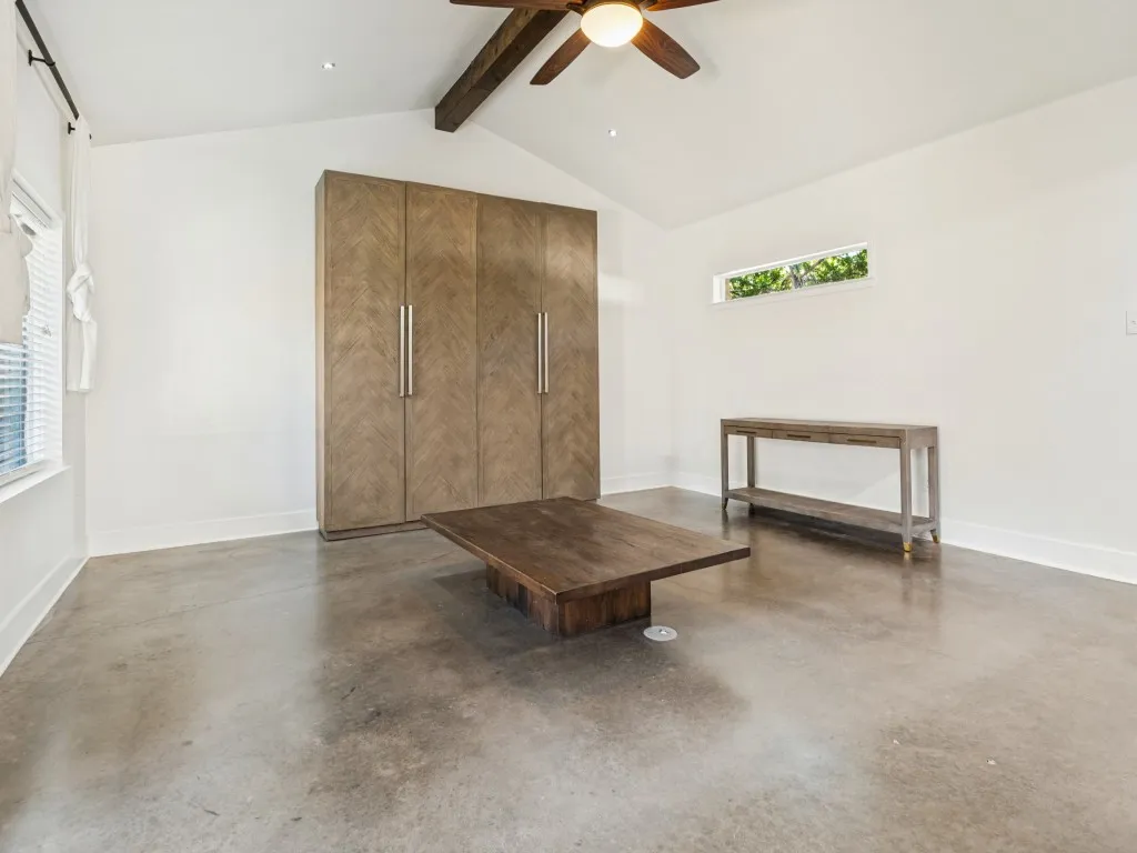 Single Family Residence For Sale in Dallas County , 914 Westmount Avenue, Dallas, Texas 75211, 2 Bedroom, 2 Bathroom, Garage spaces, 1,441 Sqft, built in 1946, mls#21389760, Real Estate Agent in Dallas, Homes For Sale in Dallas county, Homes For Sale in Dallas, Realtor in Dallas Texas, Real Estate Brokerage Independent Realty Texas, Luminita Cordes Realtor