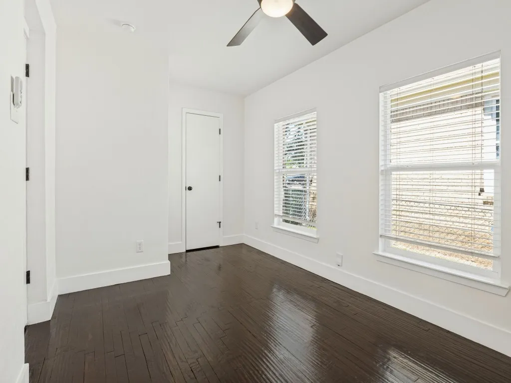 Single Family Residence For Sale in Dallas County , 914 Westmount Avenue, Dallas, Texas 75211, 2 Bedroom, 2 Bathroom, Garage spaces, 1,441 Sqft, built in 1946, mls#21389760, Real Estate Agent in Dallas, Homes For Sale in Dallas county, Homes For Sale in Dallas, Realtor in Dallas Texas, Real Estate Brokerage Independent Realty Texas, Luminita Cordes Realtor