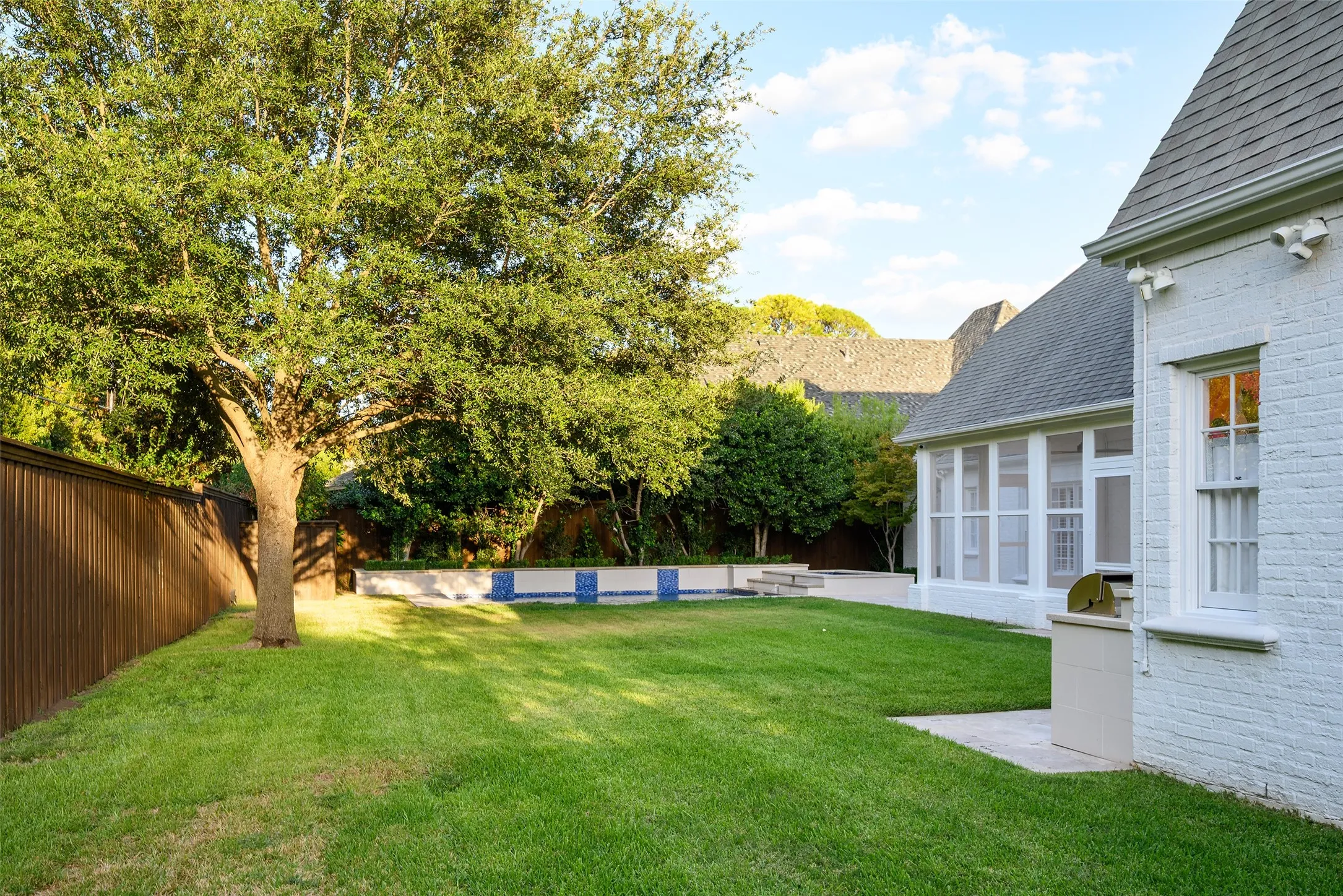 Single Family Residence For Sale in Dallas County , 6419 Lakehurst Avenue, Dallas, Texas 75230, 5 Bedroom, 7 Bathroom, 3 Garage spaces, 6,720 Sqft, built in 2000, mls#21389927, Real Estate Agent in Dallas, Homes For Sale in Dallas county, Homes For Sale in Dallas, Realtor in Dallas Texas, Real Estate Brokerage Independent Realty Texas, Luminita Cordes Realtor