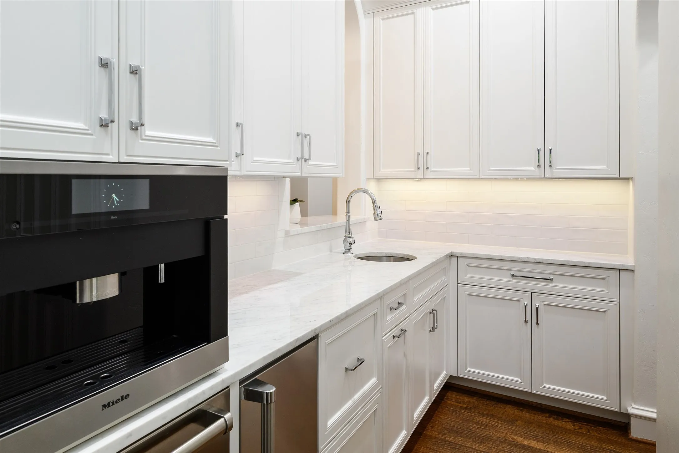 Single Family Residence For Sale in Dallas County , 6419 Lakehurst Avenue, Dallas, Texas 75230, 5 Bedroom, 7 Bathroom, 3 Garage spaces, 6,720 Sqft, built in 2000, mls#21389927, Real Estate Agent in Dallas, Homes For Sale in Dallas county, Homes For Sale in Dallas, Realtor in Dallas Texas, Real Estate Brokerage Independent Realty Texas, Luminita Cordes Realtor