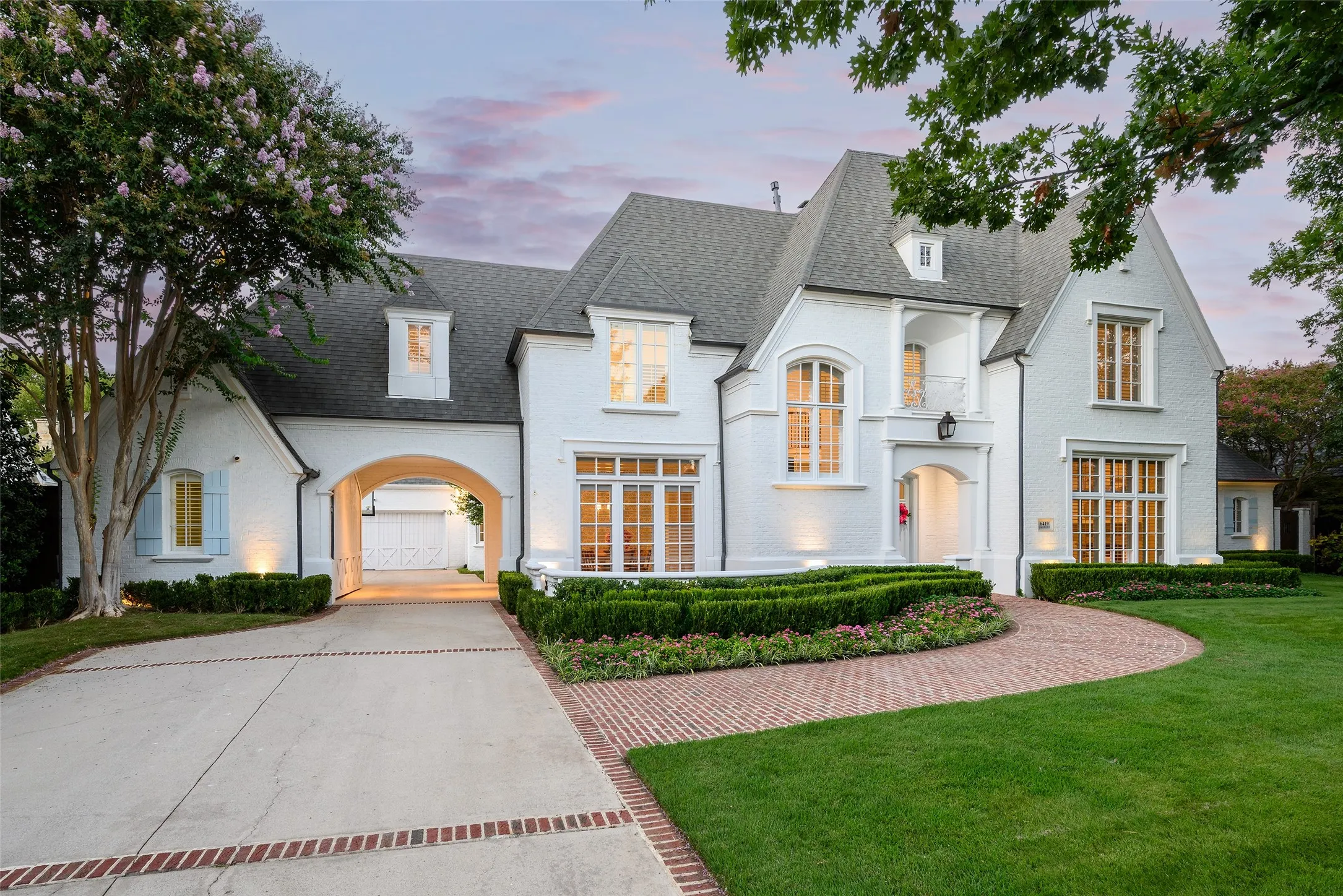Single Family Residence For Sale in Dallas County , 6419 Lakehurst Avenue, Dallas, Texas 75230, 5 Bedroom, 7 Bathroom, 3 Garage spaces, 6,720 Sqft, built in 2000, mls#21389927, Real Estate Agent in Dallas, Homes For Sale in Dallas county, Homes For Sale in Dallas, Realtor in Dallas Texas, Real Estate Brokerage Independent Realty Texas, Luminita Cordes Realtor