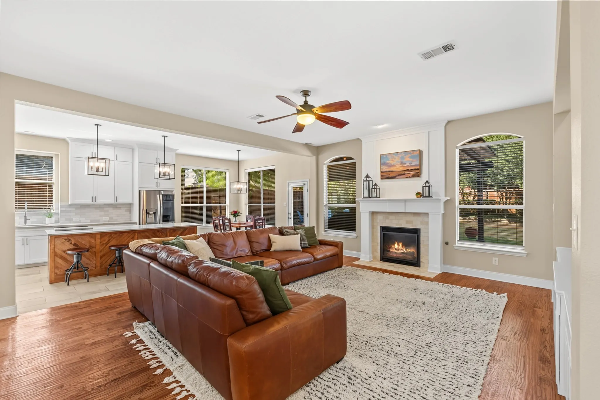 Single Family Residence For Sale in Denton County , 1620 Mc Greg Lane, Carrollton, Texas 75010, 4 Bedroom, 4 Bathroom, 3 Garage spaces, 3,487 Sqft, built in 2000, mls#21387714, Real Estate Agent in Carrollton, Homes For Sale in Denton county, Homes For Sale in Carrollton, Realtor in Carrollton Texas, Real Estate Brokerage Independent Realty Texas, Luminita Cordes Realtor