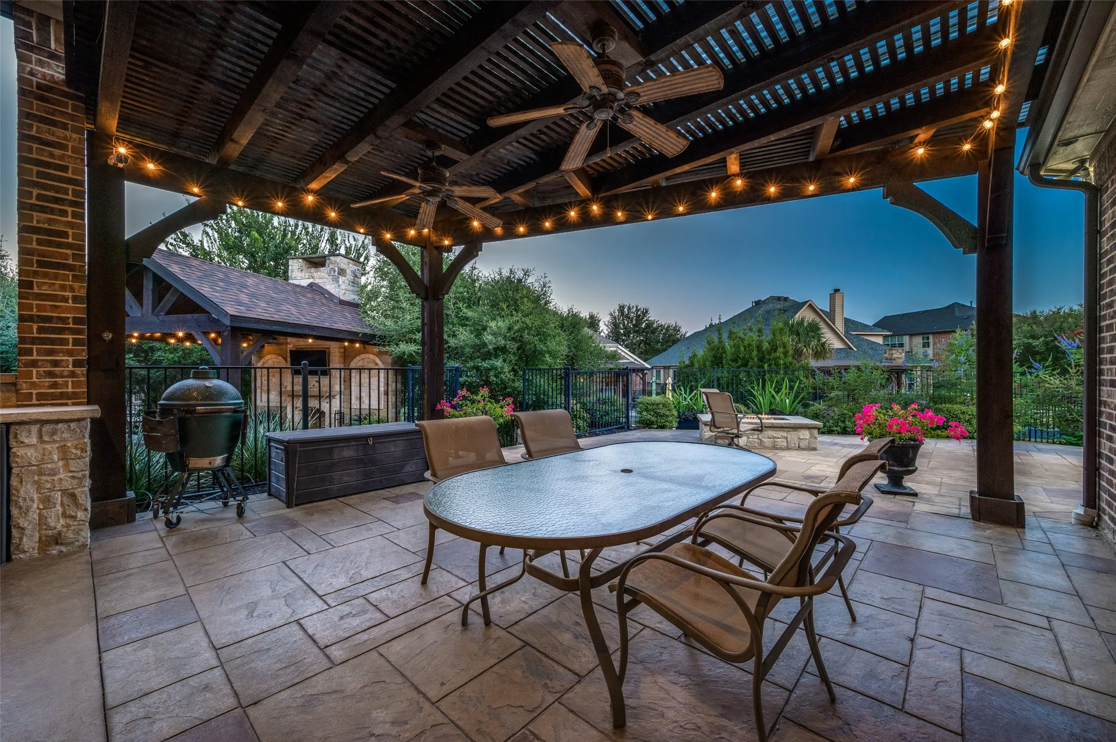 Single Family Residence For Sale in Collin County , 2570 BENDBROOK Trail, Prosper, Texas 75078, 5 Bedroom, 4 Bathroom, 3 Garage spaces, 4,019 Sqft, built in 2002, mls#21388863, Real Estate Agent in Prosper, Homes For Sale in Collin county, Homes For Sale in Prosper, Realtor in Prosper Texas, Real Estate Brokerage Independent Realty Texas, Luminita Cordes Realtor