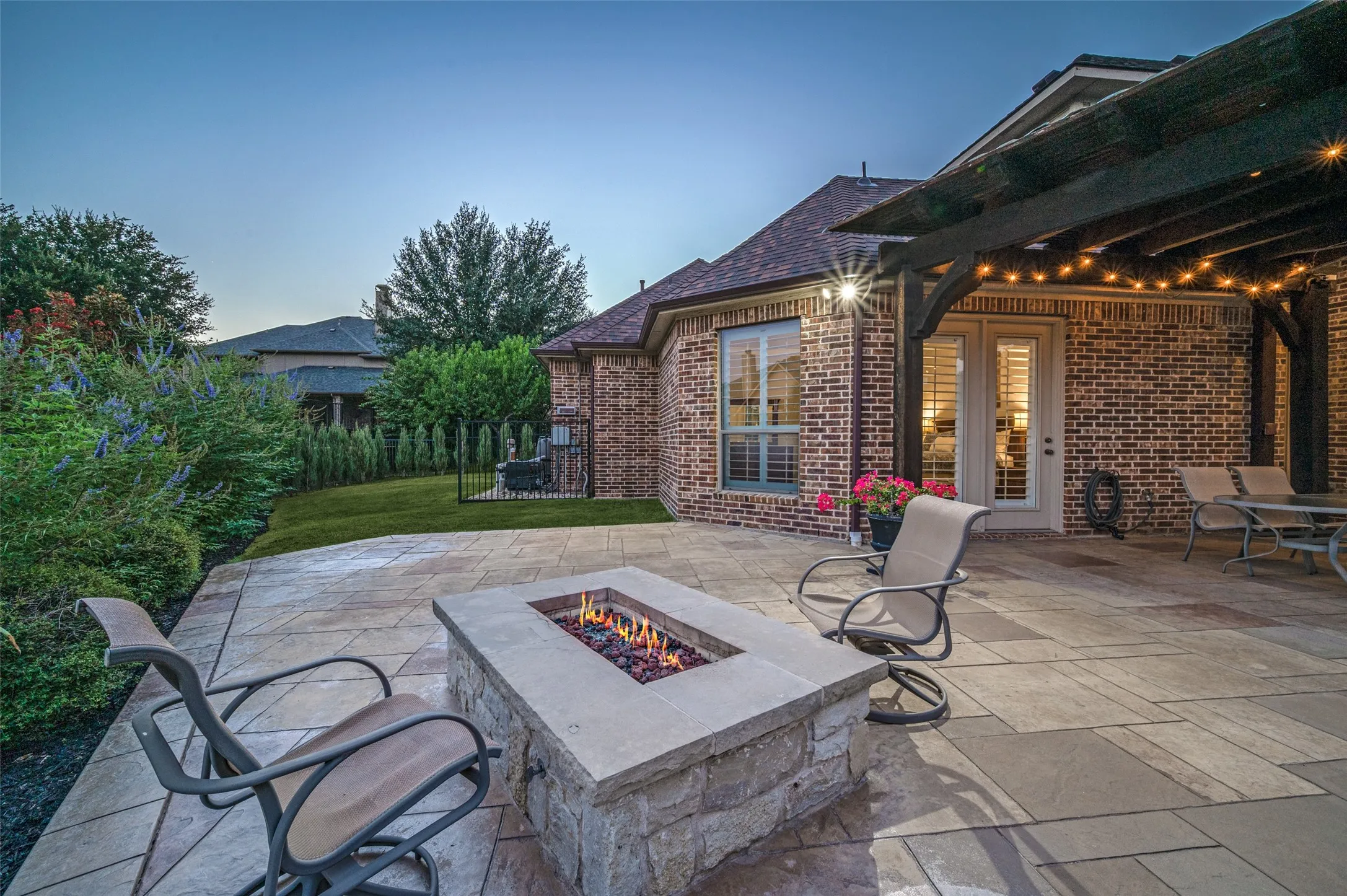 Single Family Residence For Sale in Collin County , 2570 BENDBROOK Trail, Prosper, Texas 75078, 5 Bedroom, 4 Bathroom, 3 Garage spaces, 4,019 Sqft, built in 2002, mls#21388863, Real Estate Agent in Prosper, Homes For Sale in Collin county, Homes For Sale in Prosper, Realtor in Prosper Texas, Real Estate Brokerage Independent Realty Texas, Luminita Cordes Realtor