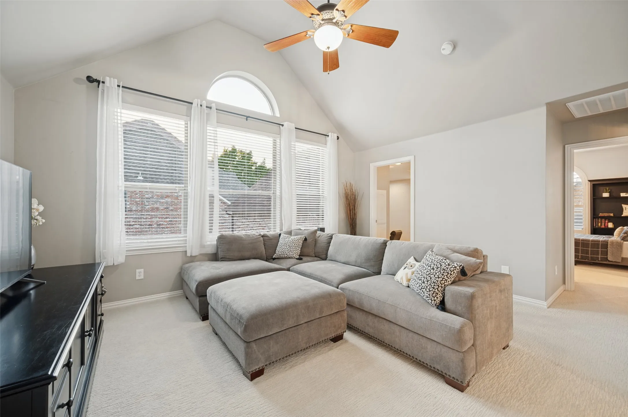 Single Family Residence For Sale in Collin County , 2570 BENDBROOK Trail, Prosper, Texas 75078, 5 Bedroom, 4 Bathroom, 3 Garage spaces, 4,019 Sqft, built in 2002, mls#21388863, Real Estate Agent in Prosper, Homes For Sale in Collin county, Homes For Sale in Prosper, Realtor in Prosper Texas, Real Estate Brokerage Independent Realty Texas, Luminita Cordes Realtor