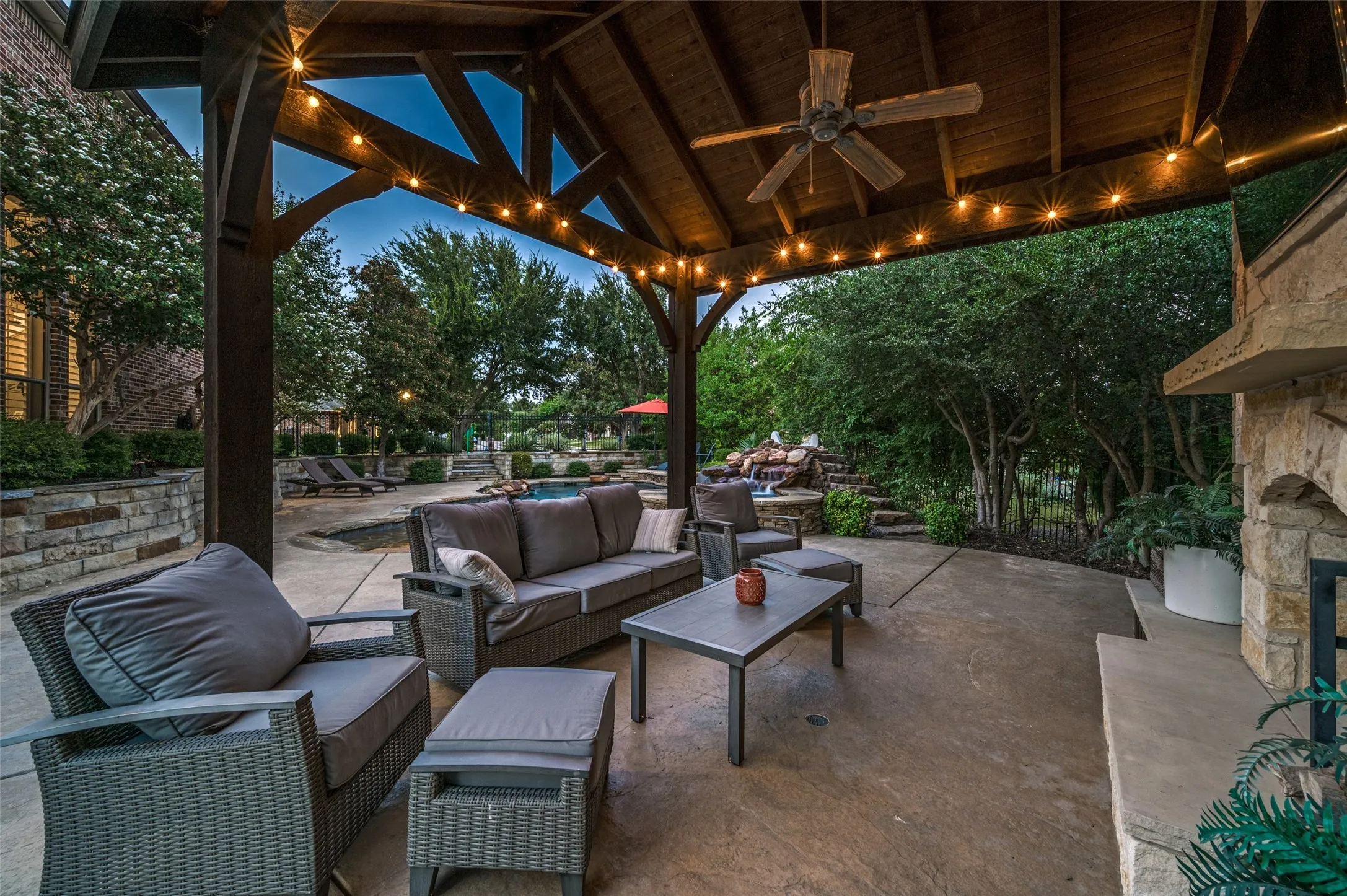 Single Family Residence For Sale in Collin County , 2570 BENDBROOK Trail, Prosper, Texas 75078, 5 Bedroom, 4 Bathroom, 3 Garage spaces, 4,019 Sqft, built in 2002, mls#21388863, Real Estate Agent in Prosper, Homes For Sale in Collin county, Homes For Sale in Prosper, Realtor in Prosper Texas, Real Estate Brokerage Independent Realty Texas, Luminita Cordes Realtor