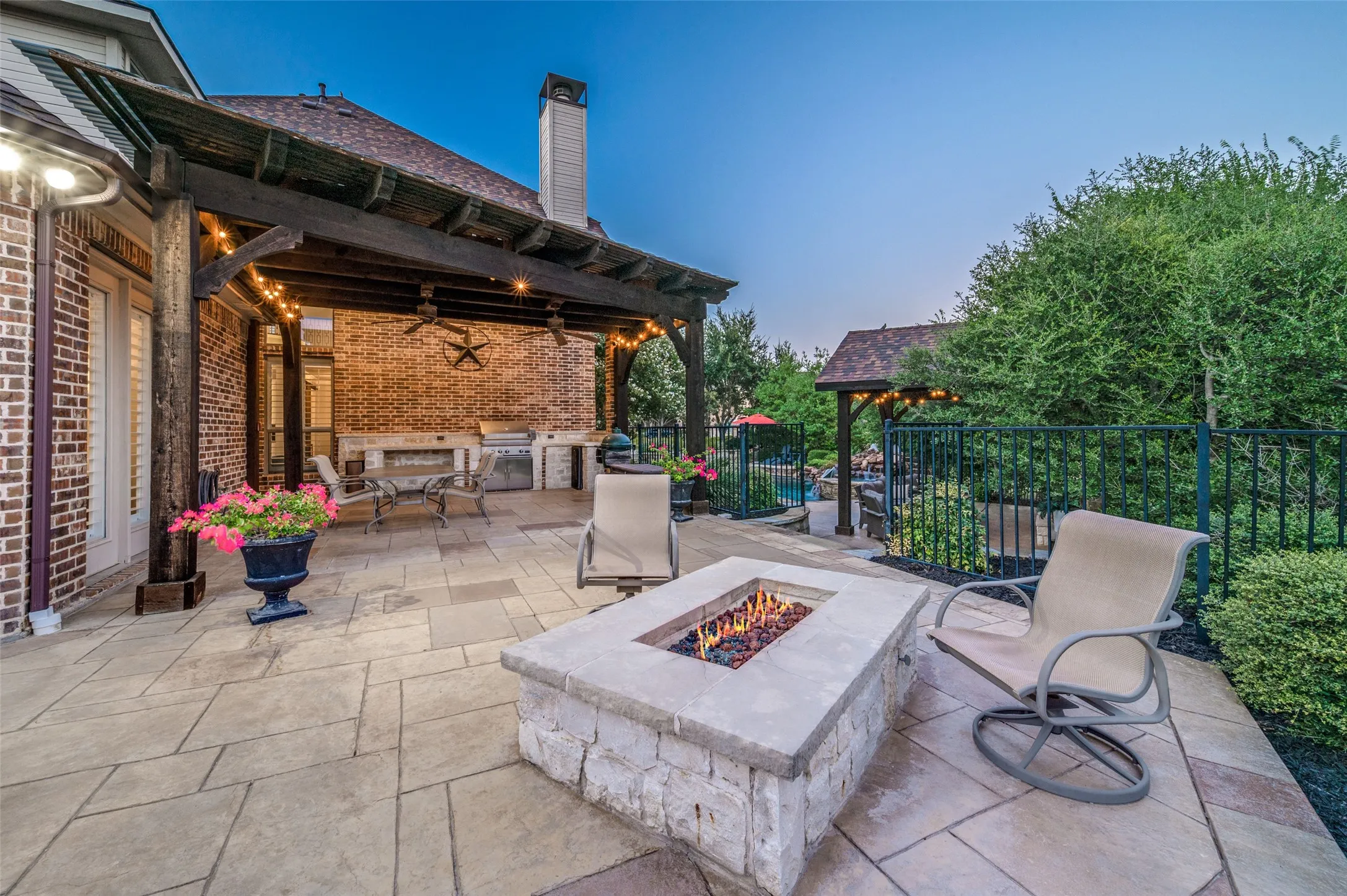 Single Family Residence For Sale in Collin County , 2570 BENDBROOK Trail, Prosper, Texas 75078, 5 Bedroom, 4 Bathroom, 3 Garage spaces, 4,019 Sqft, built in 2002, mls#21388863, Real Estate Agent in Prosper, Homes For Sale in Collin county, Homes For Sale in Prosper, Realtor in Prosper Texas, Real Estate Brokerage Independent Realty Texas, Luminita Cordes Realtor