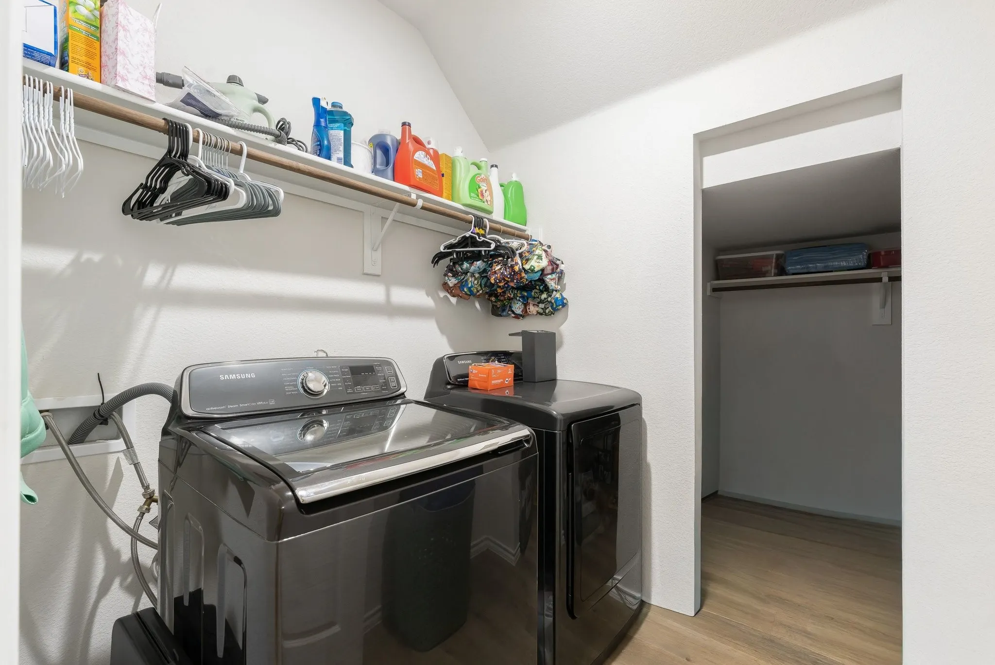 Single Family Residence For Sale in Ellis County , 884 Jett Drive, Ferris, Texas 75125, 4 Bedroom, 3 Bathroom, 2 Garage spaces, 2,396 Sqft, built in 2023, mls#21382078, Real Estate Agent in Ferris, Homes For Sale in Ellis county, Homes For Sale in Ferris, Realtor in Ferris Texas, Real Estate Brokerage Independent Realty Texas, Luminita Cordes Realtor